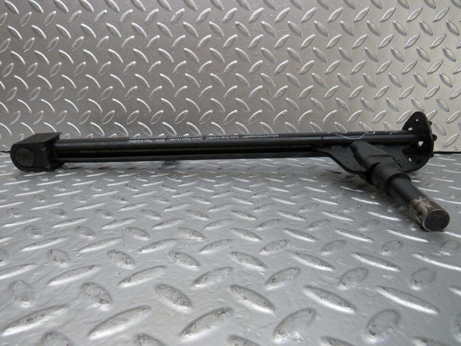 25891 Mercedes-Benz W124 280E Car Jack 1405830015