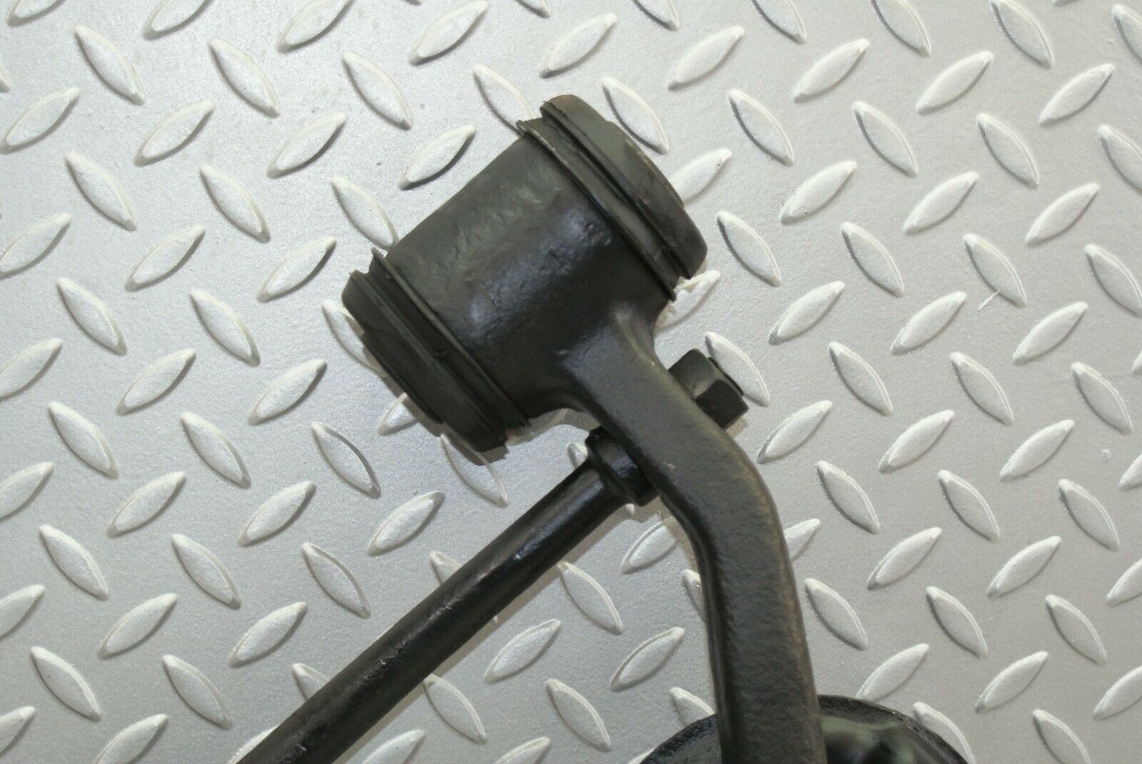 2699 Mercedes-Benz W116 350SE Front Left Lower Control Arm 1163333605