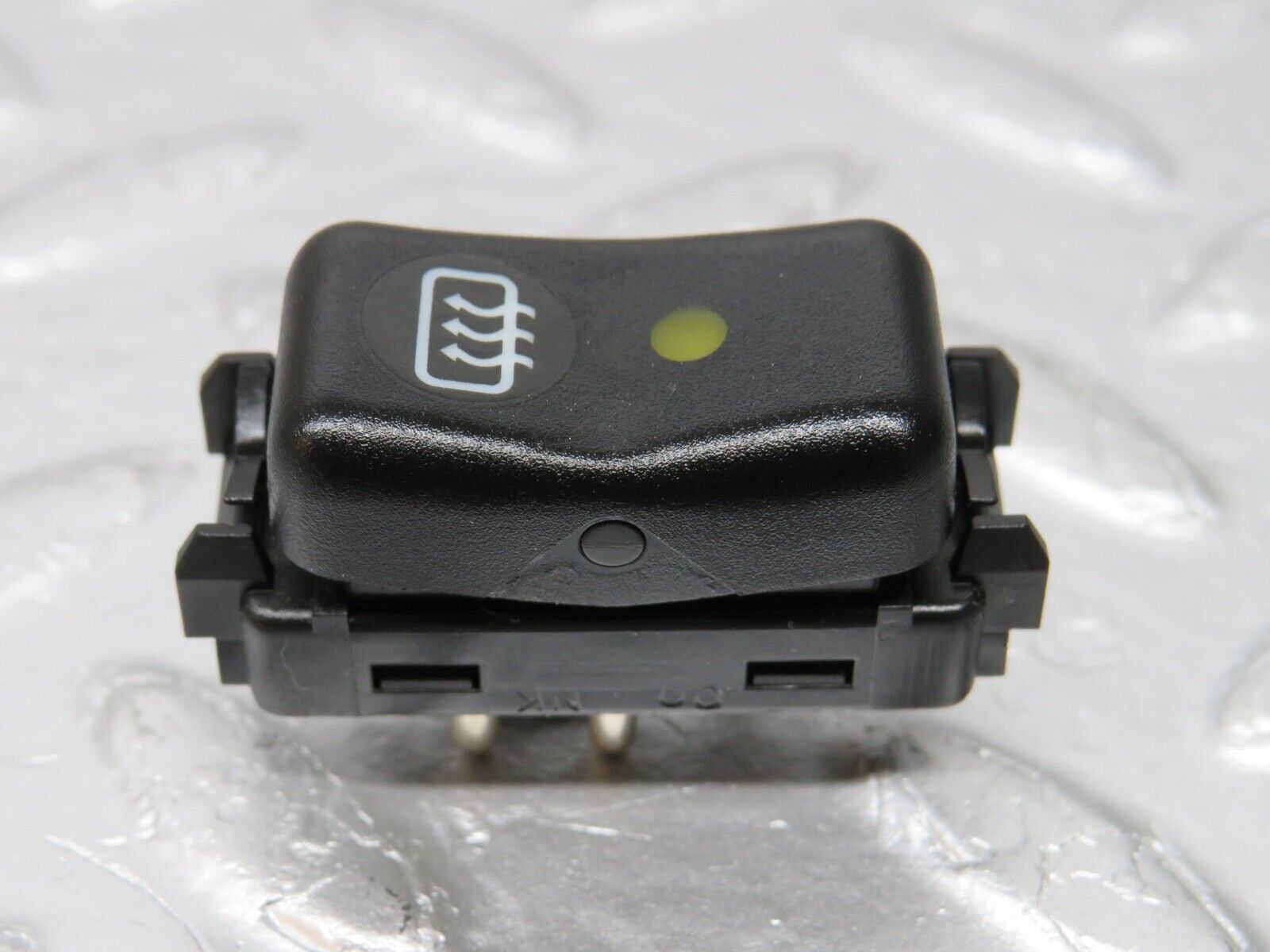 34056 Mercedes-Benz W124 260E Rear Windscreen Defroster Switch 1248201010