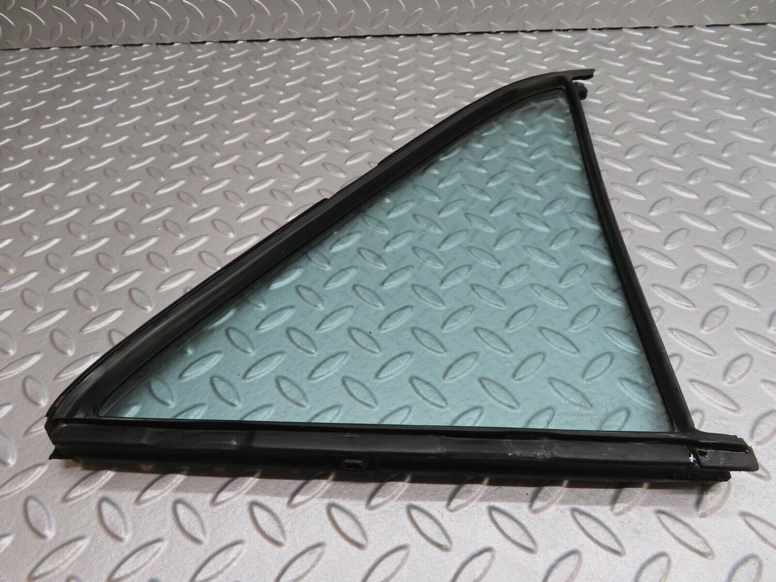 15919 Mercedes-Benz W123 280E Rear Left Quarter Window 1237350124