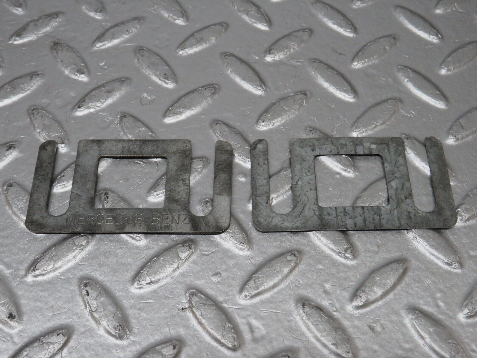 34424 Mercedes-Benz C126 380SEC Coupe Door Lock Latch Right Side