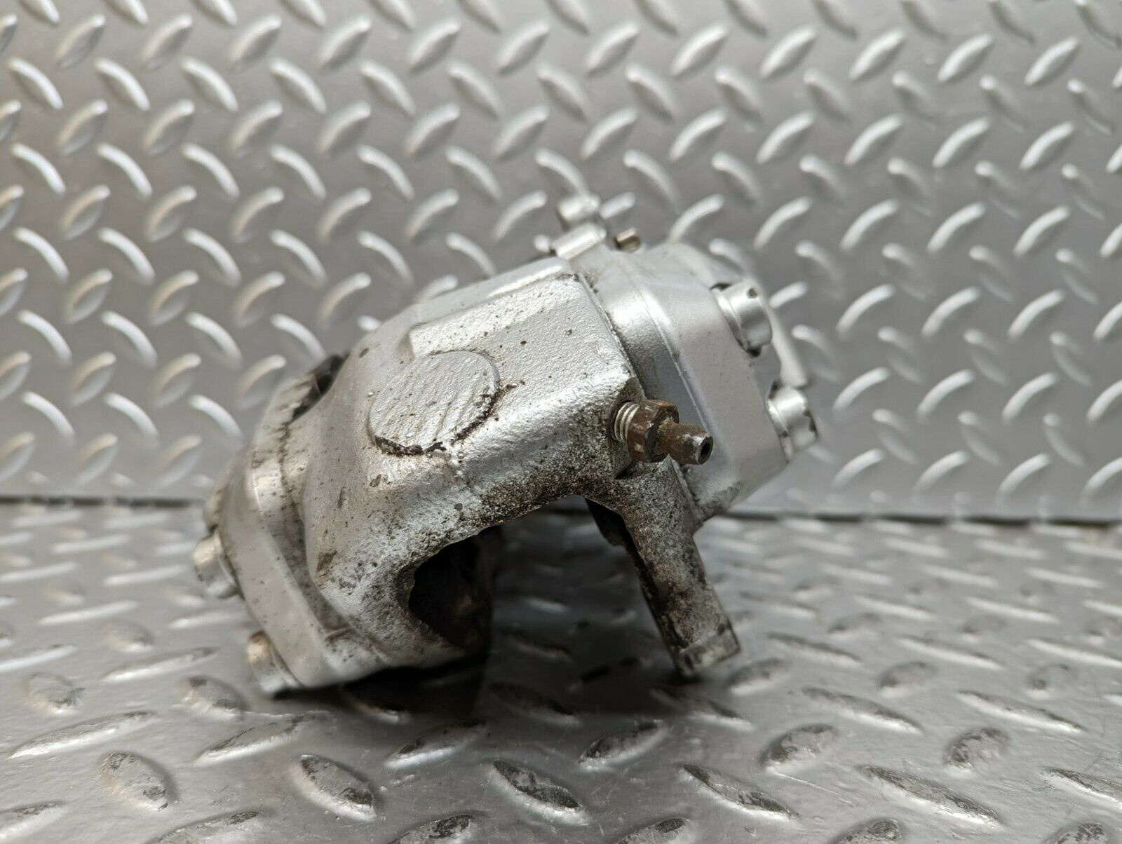 23770 Mercedes-Benz S211 E280 CDI Front Right Brake Caliper 2070470413