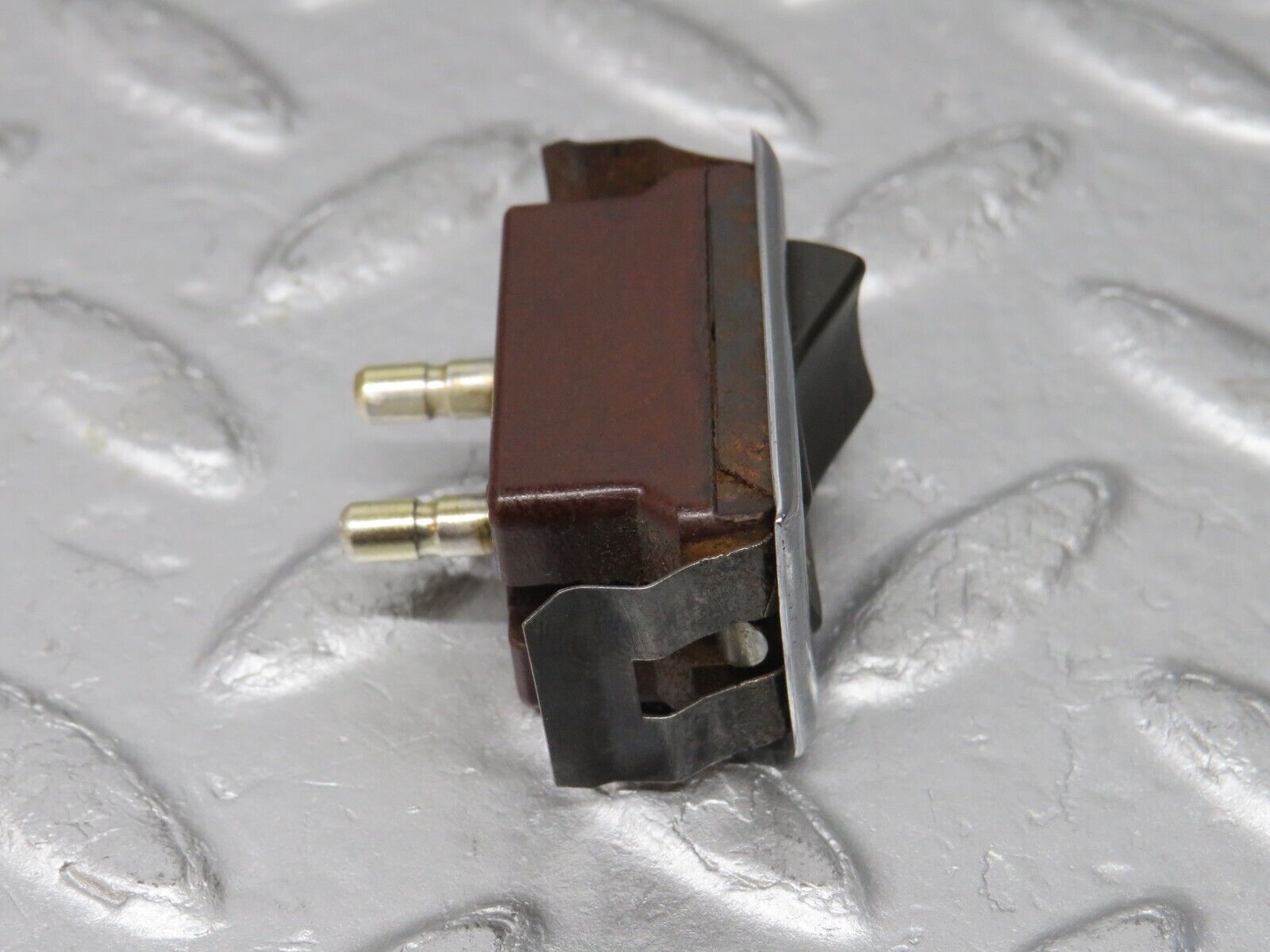 37526 Mercedes-Benz W109 300SEL Interior Light Switch 15013900