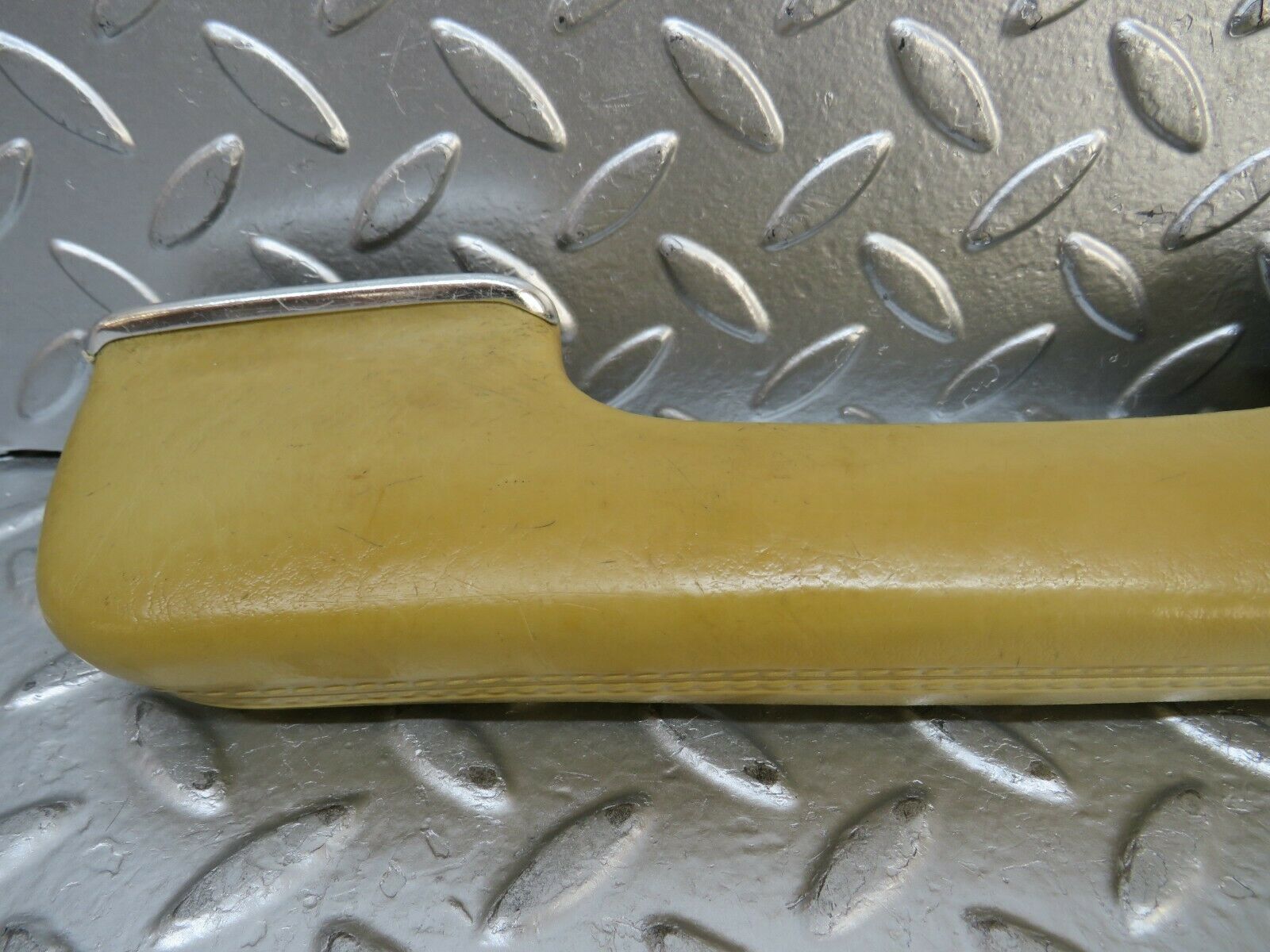 23932 Mercedes-Benz W123 280E Right Interior Door Handle Beige 1239702001