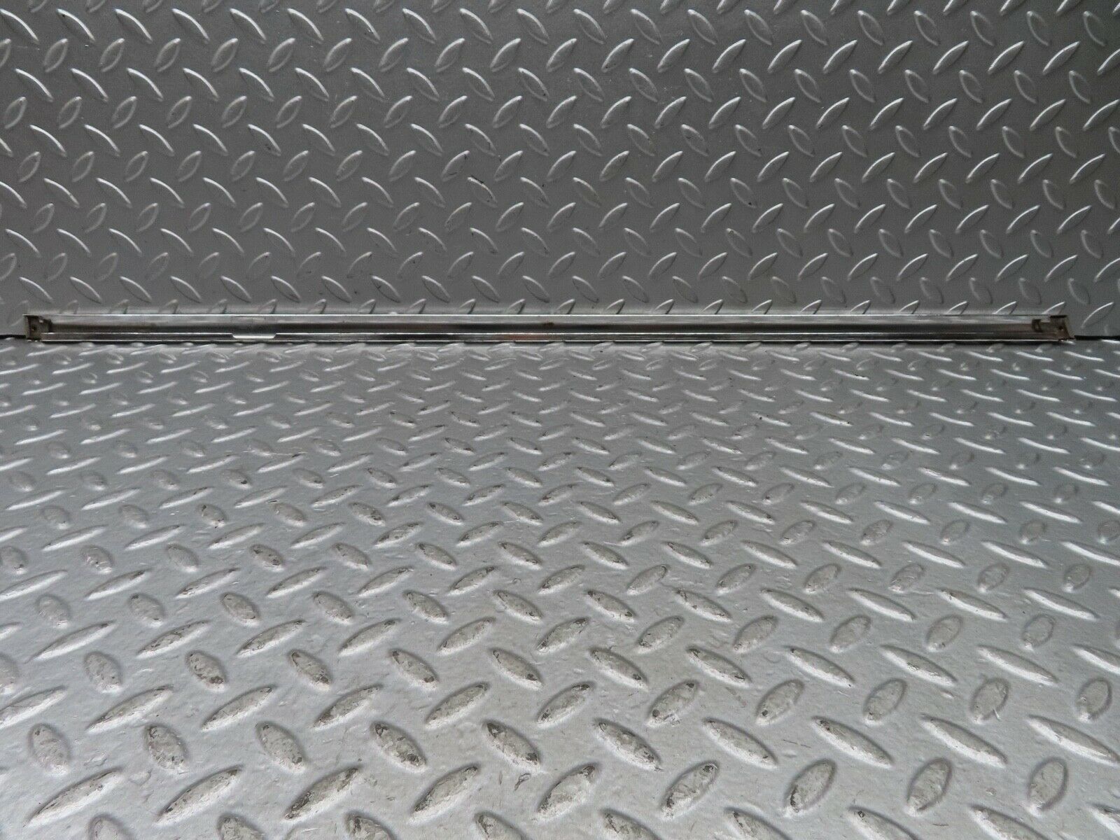 18917 Mercedes-Benz W121 190b Ponton Rear Right Door Upper Chrome Trim