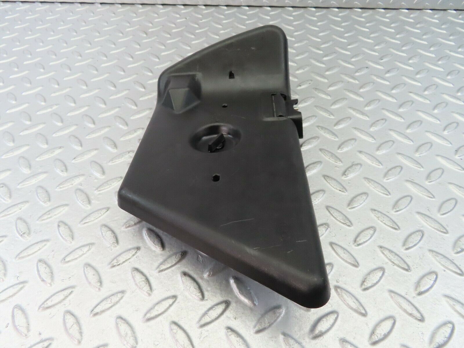 9237 Mercedes-Benz C124 300CE Coupe Tail Light Cover Right Side