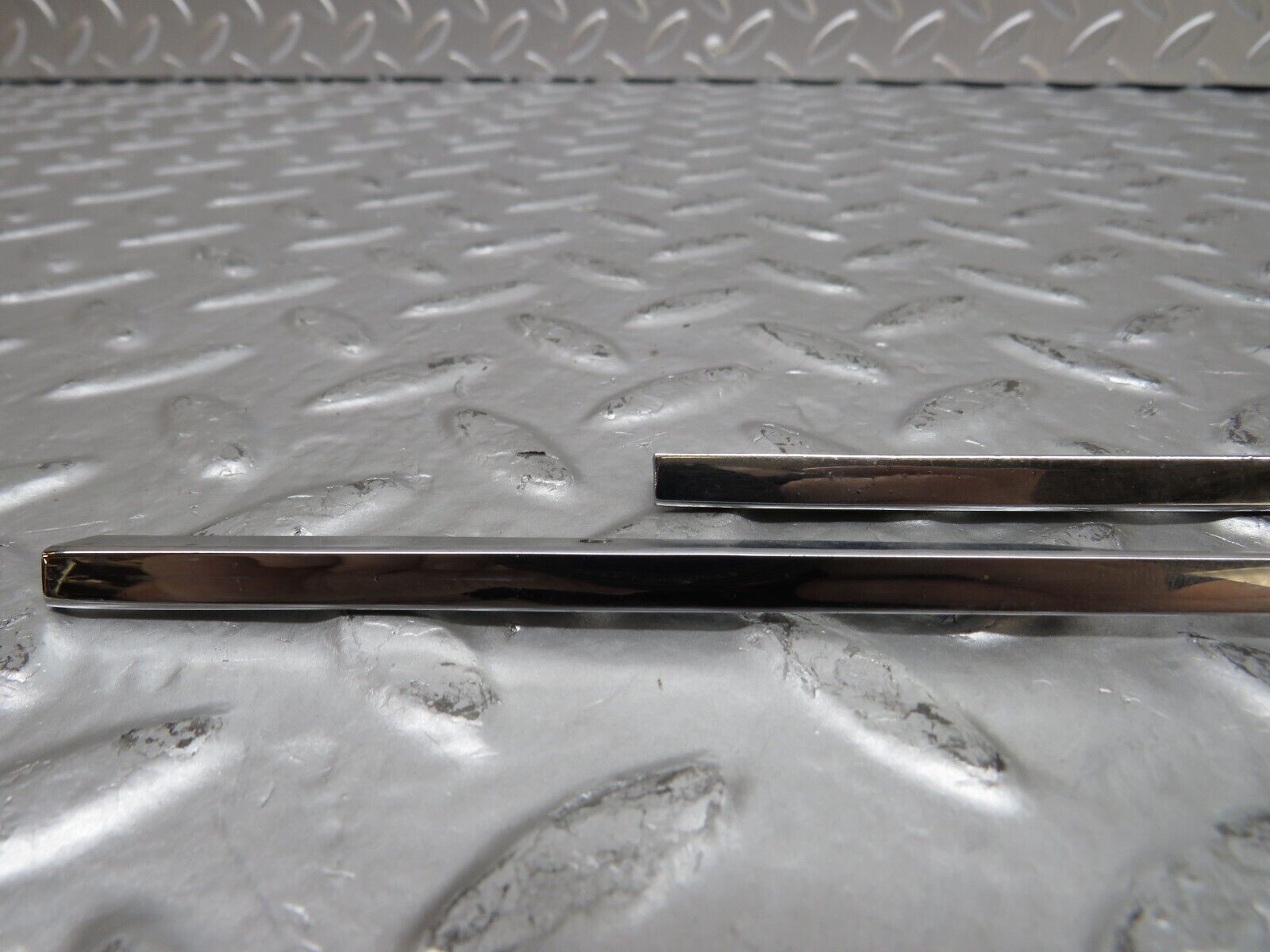 26179 Mercedes-Benz W116 450SE Dashboard Chrome Trim