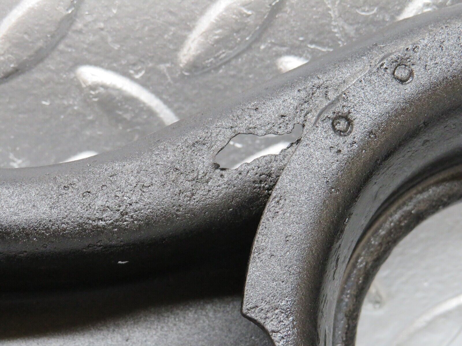 0367 Mercedes-Benz W108 280SE Rear Axle Spring Coil Mount