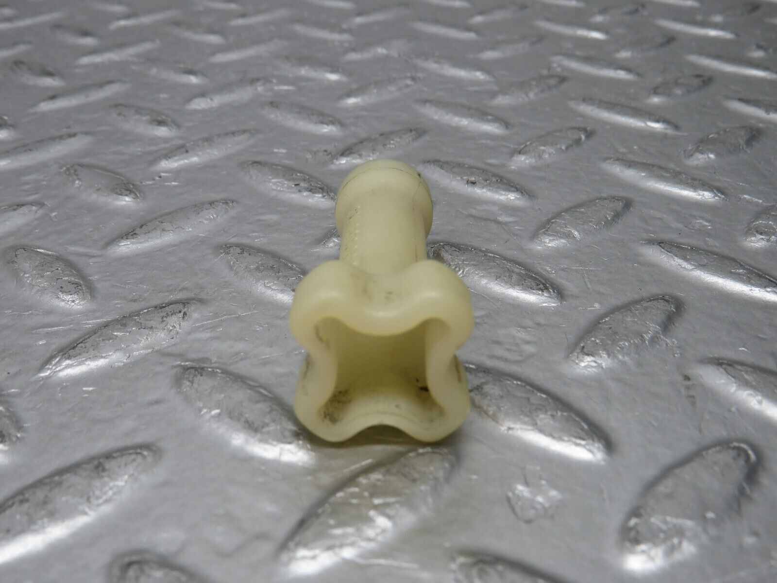 29544 Mercedes-Benz W124 230E Windscreen Washer Reservoir Holder 2018690028