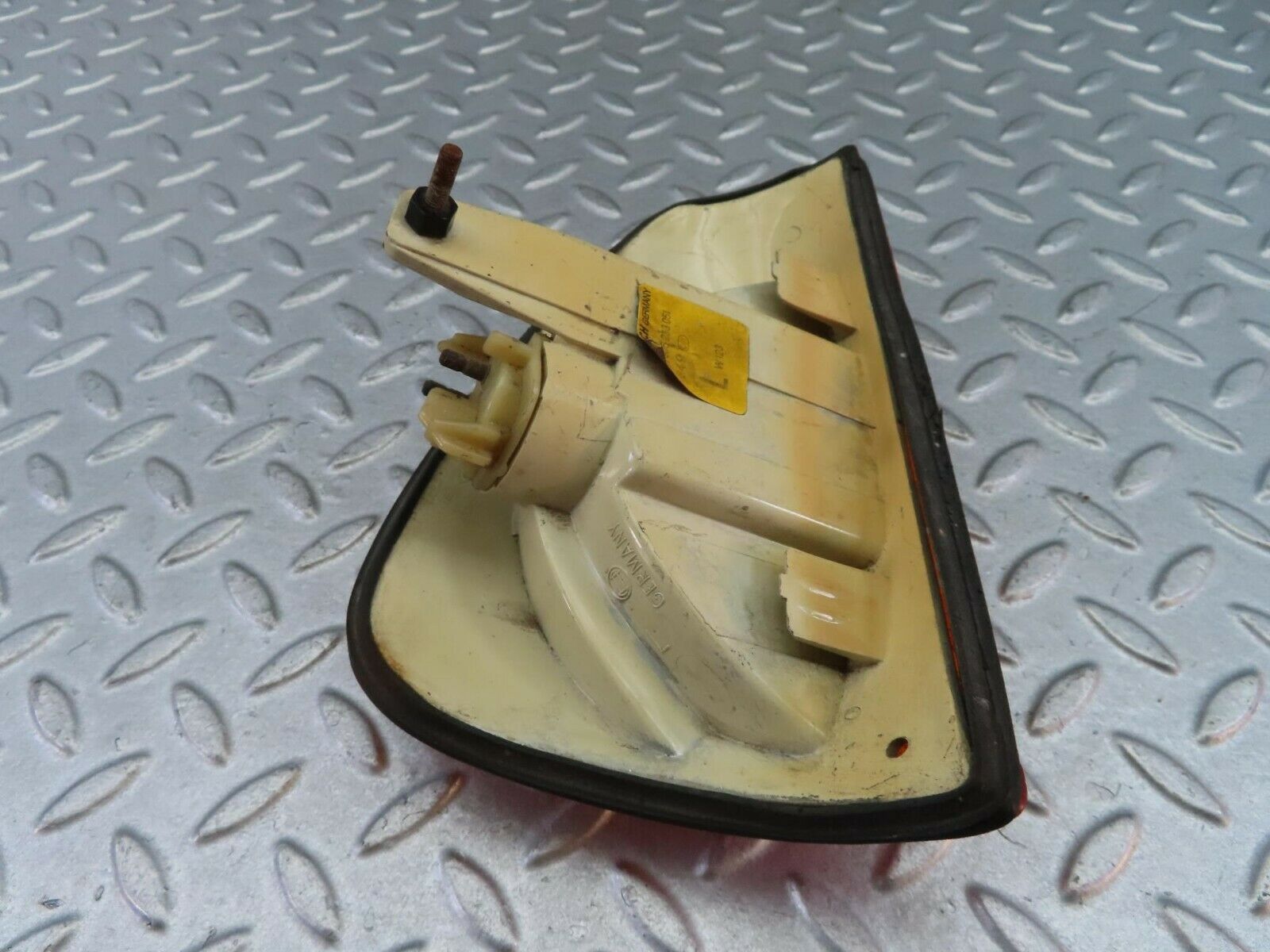 8112 Mercedes-Benz W123 Indicator Light Front Left Bosch 1305233051