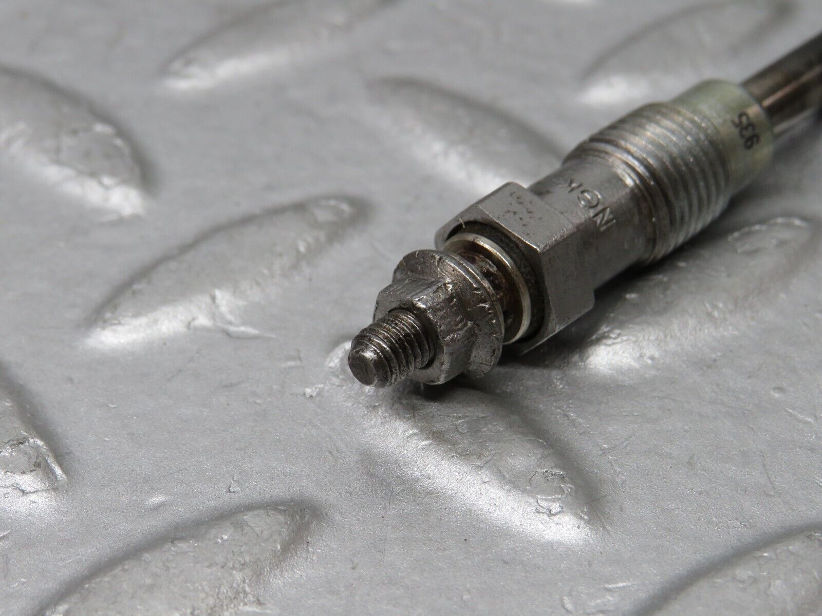 35888 Mercedes-Benz 240D OM616.912 Glow Plug NGK Y-902R