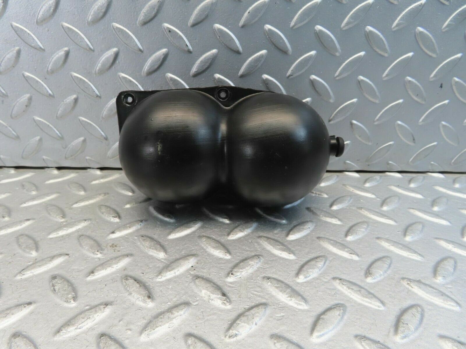 11418 Mercedes-Benz C123 230CE Coupe Vacuum Reservoir