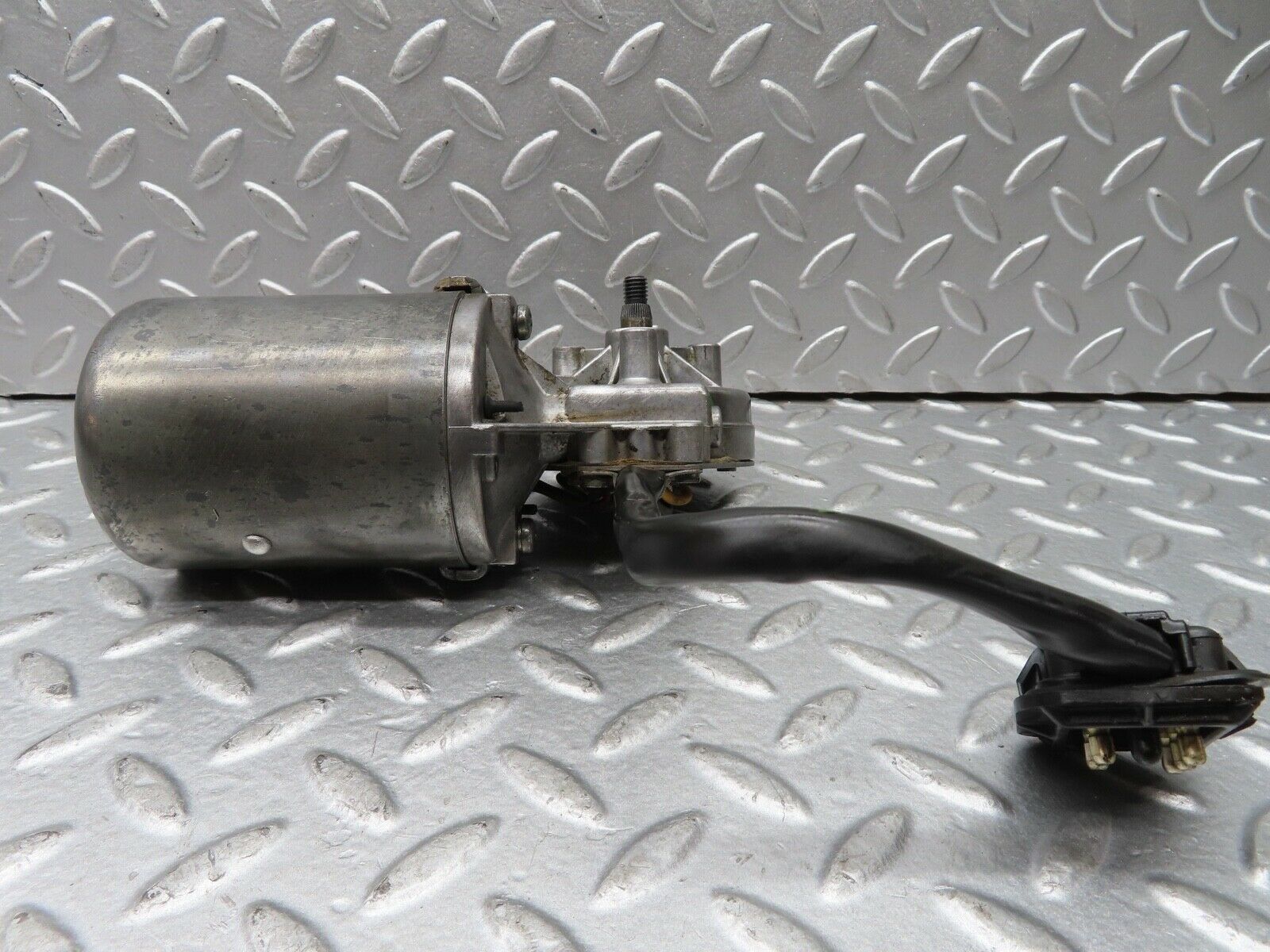 19118 Mercedes-Benz W123 300D Wiper Motor