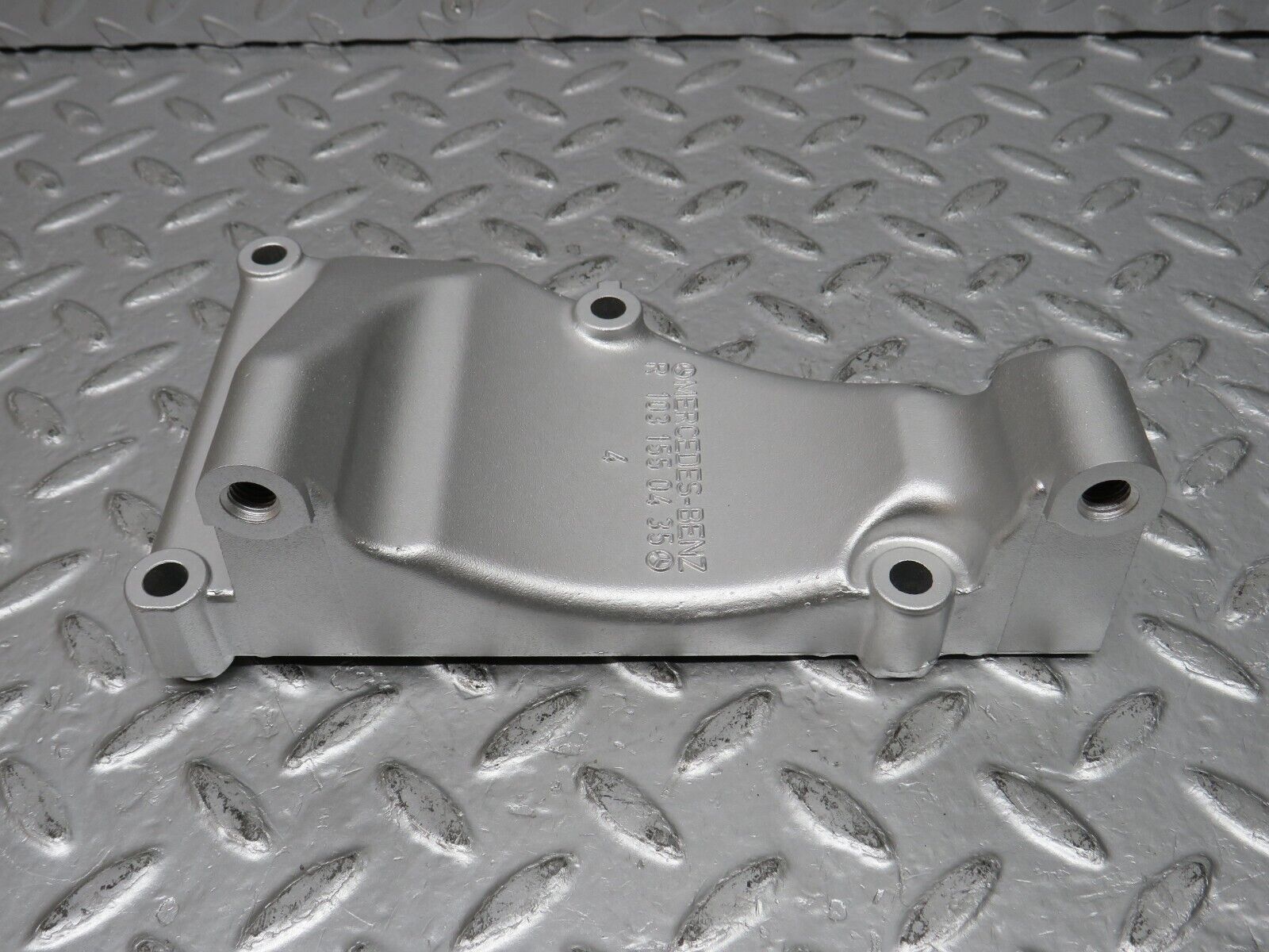 32663 Mercedes-Benz S124 300TE Wagon Alternator Generator Bracket 1031550435