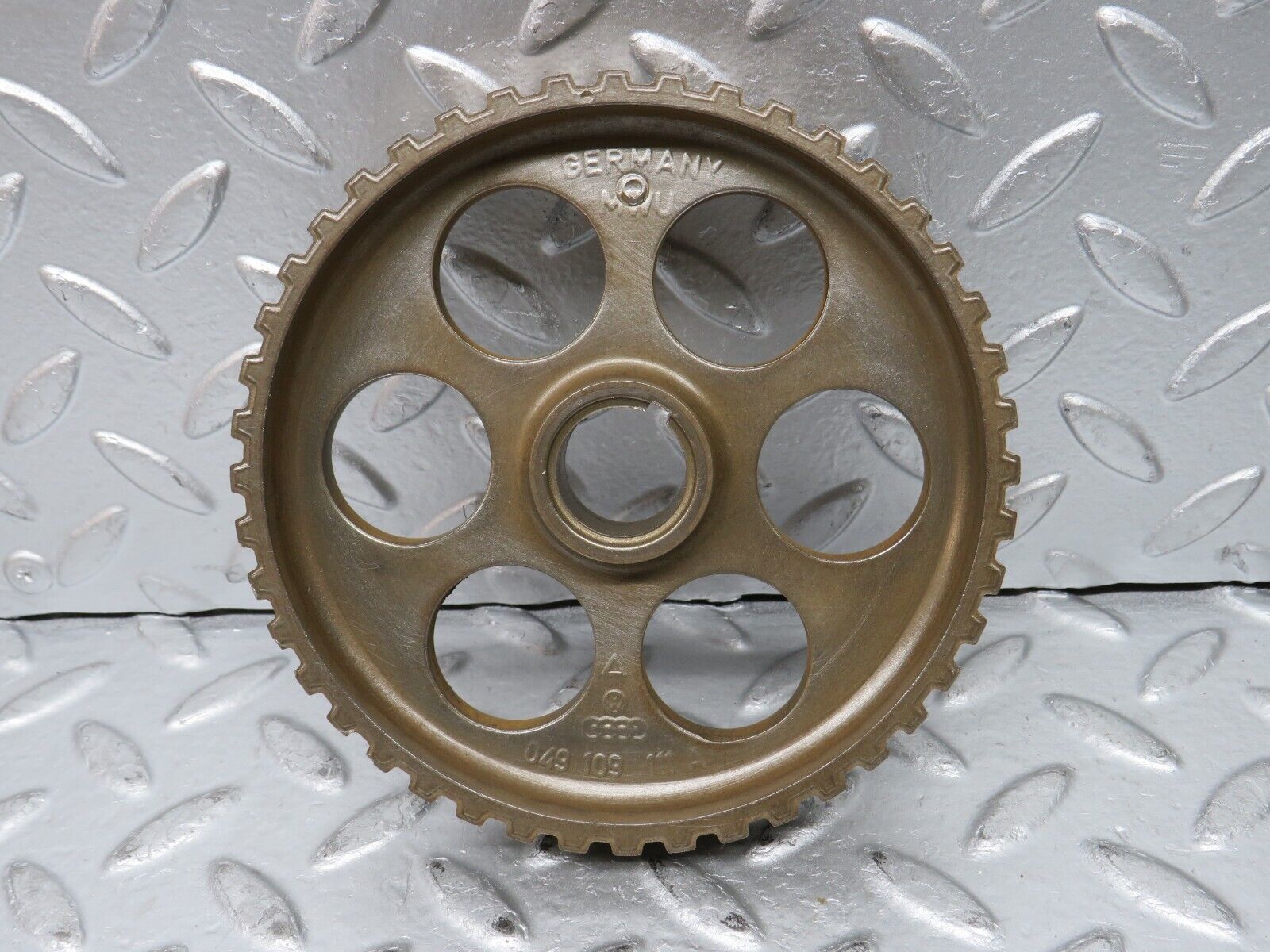 30107 Porsche 924 Camshaft Timing Gear 049109111