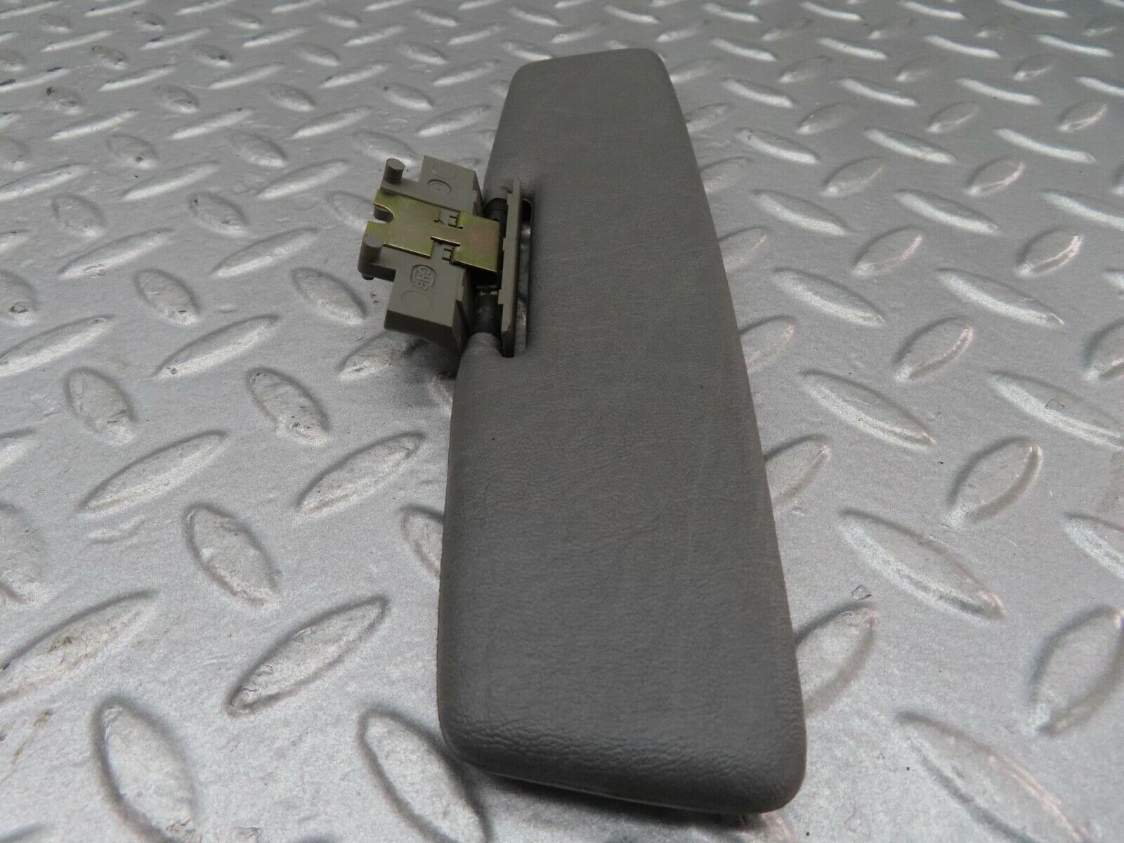 16491 Mercedes-Benz W124 260E Middle Sun Visor Grey