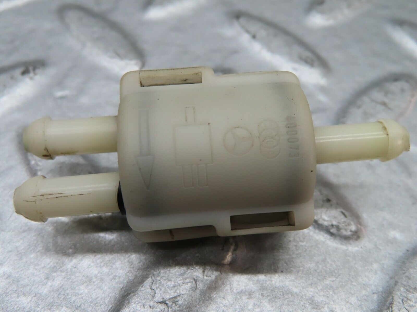 20048 Mercedes-Benz R129 300SL Coupe Windscreen Washer Fluid Distributors