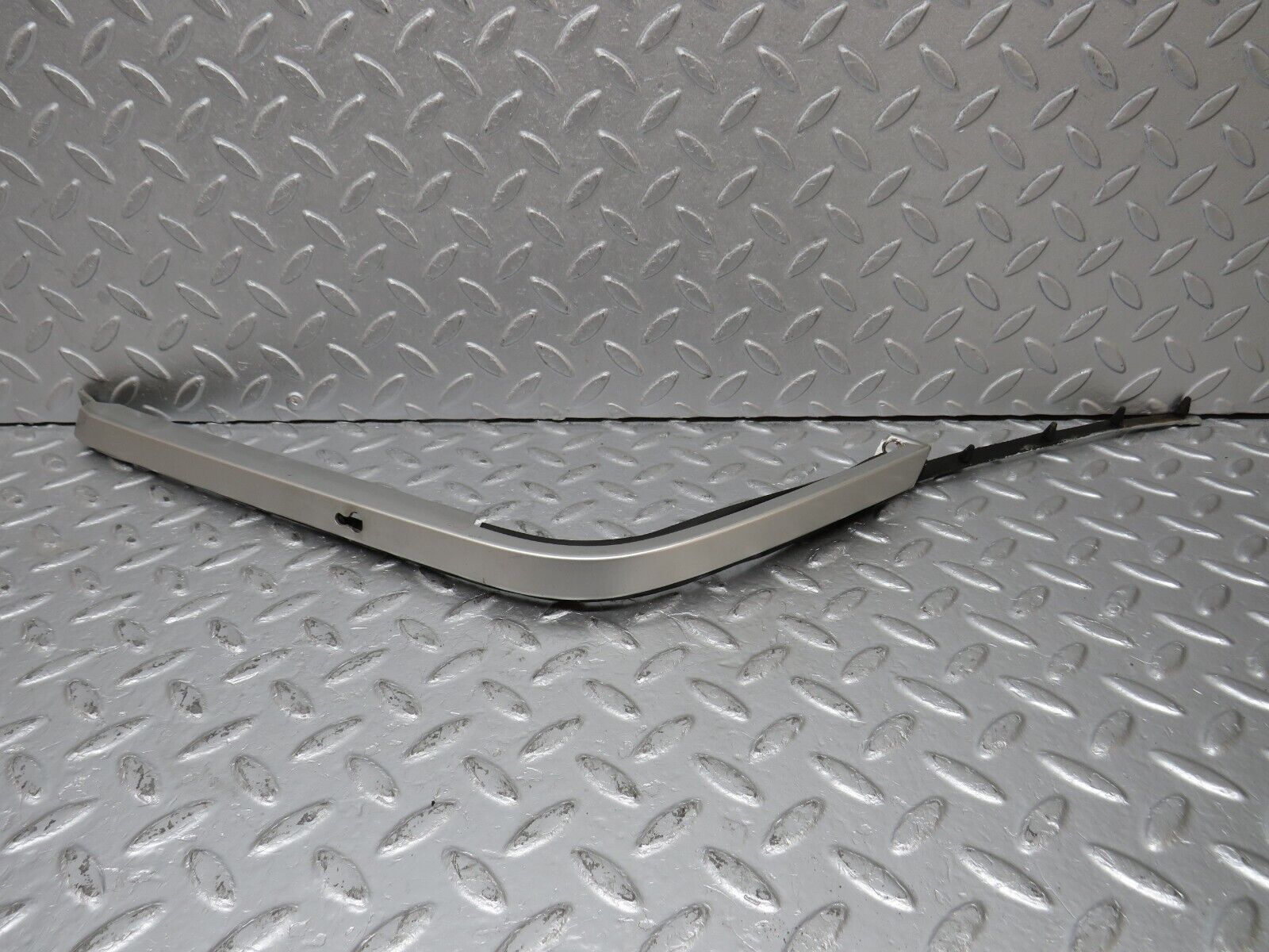 39695 Mercedes-Benz R129 320SL Coupe Left Headlight Lower Trim 1298260577 1298260777