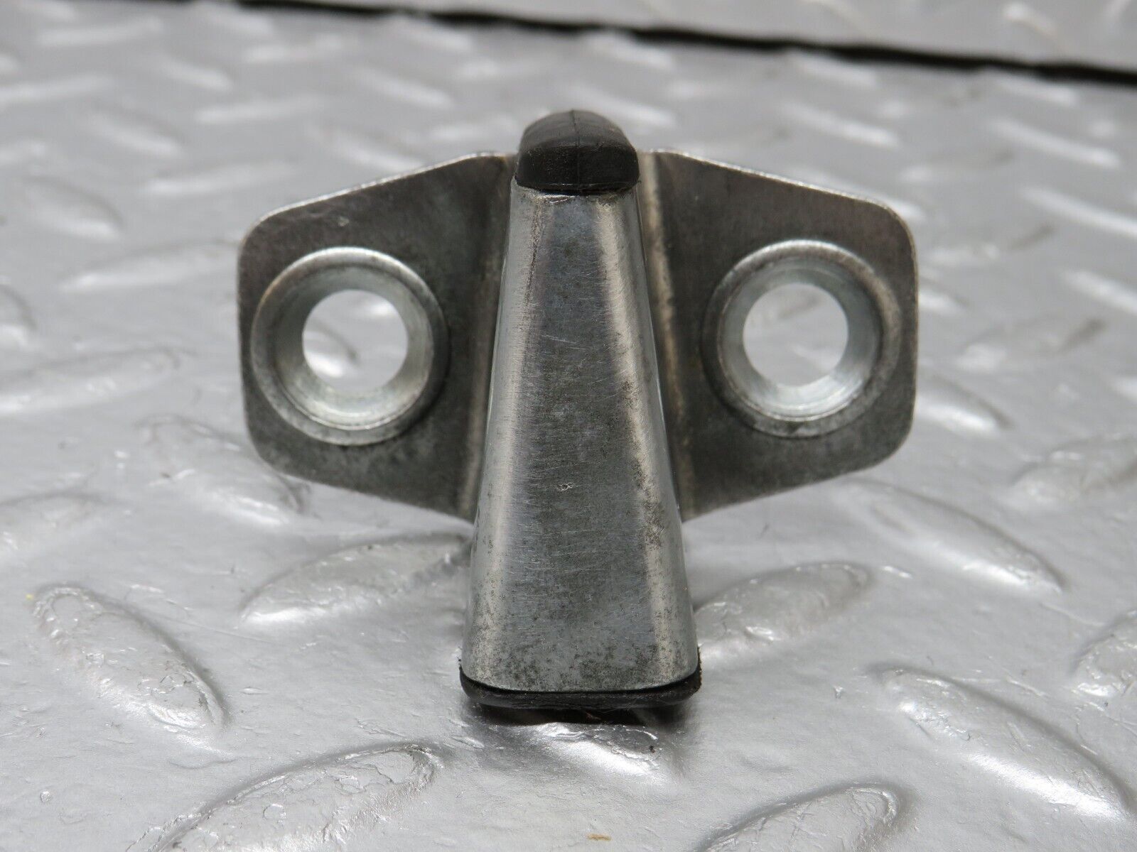 33683 Mercedes-Benz W201 190E 2.0L Door Lock Latch