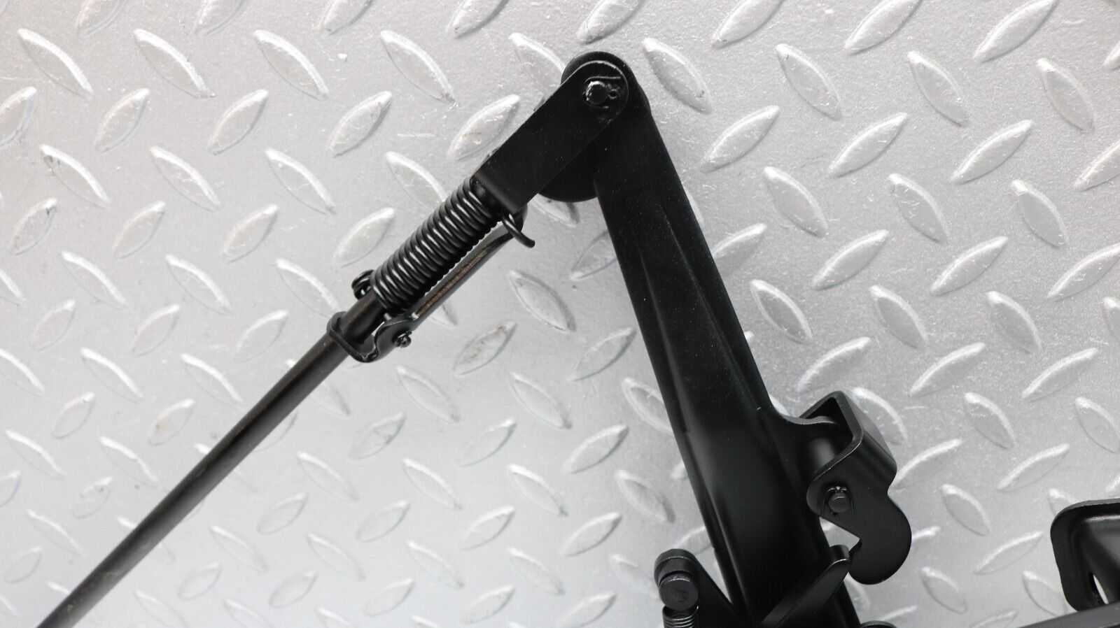 37219 Mercedes-Benz C126 420SEC Coupe Handbrake Regulator