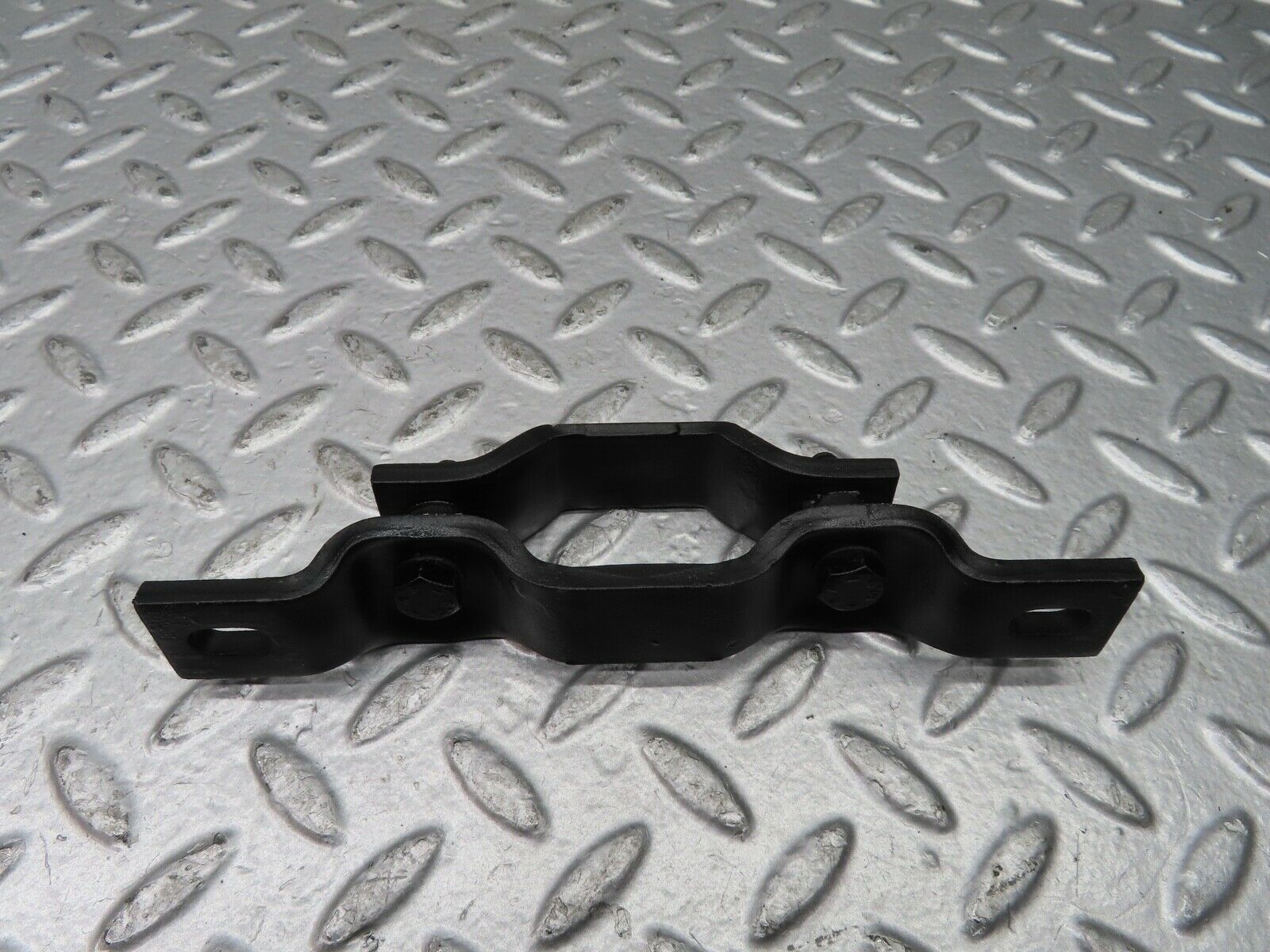 21346 Mercedes-Benz W123 230E Engine Mount Bracket Front