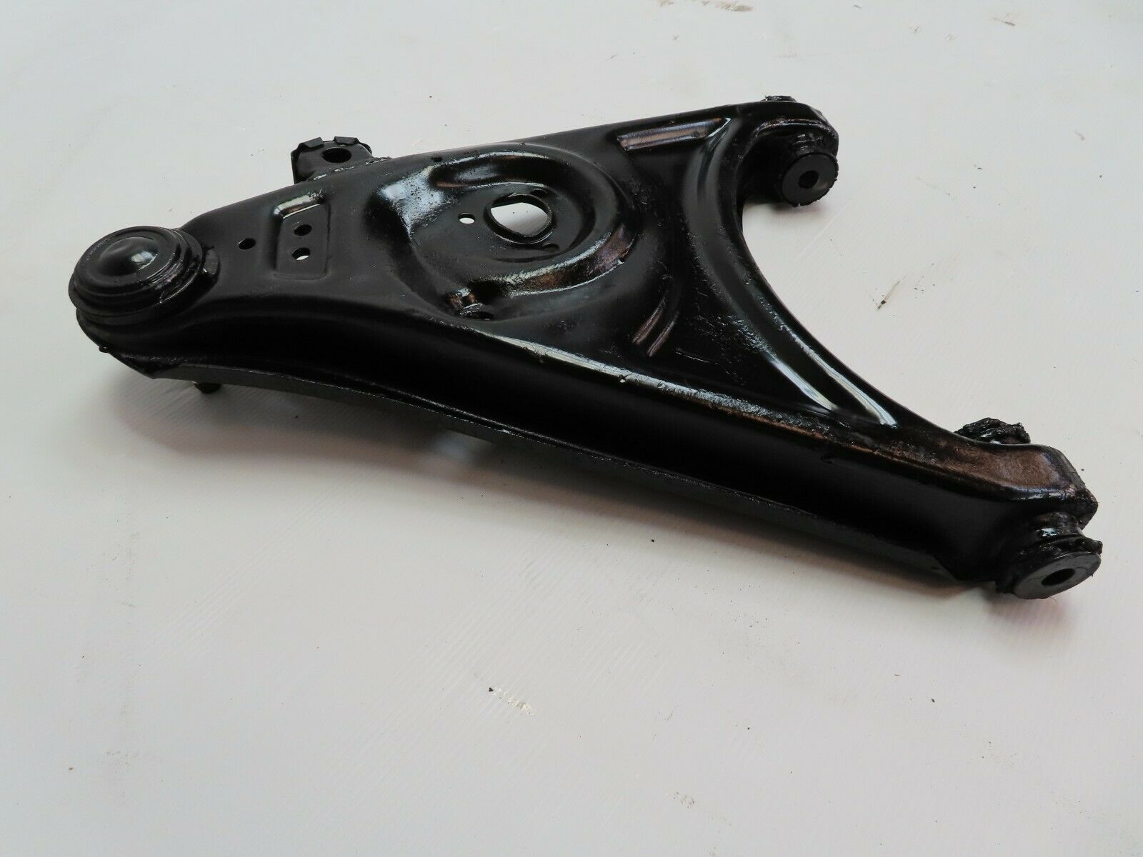 5519 Mercedes-Benz W114 280CE Front Left Lower Control Arm