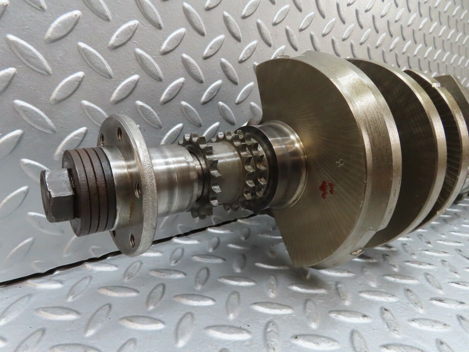 17812 Mercedes-Benz W116 450SEL Crankshaft 1170311001