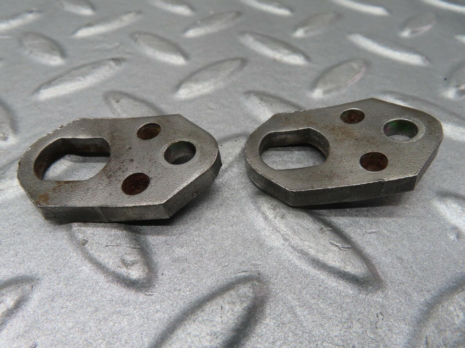 16742 Mercedes-Benz C107 380SLC Fuel Injector Bracket Pair