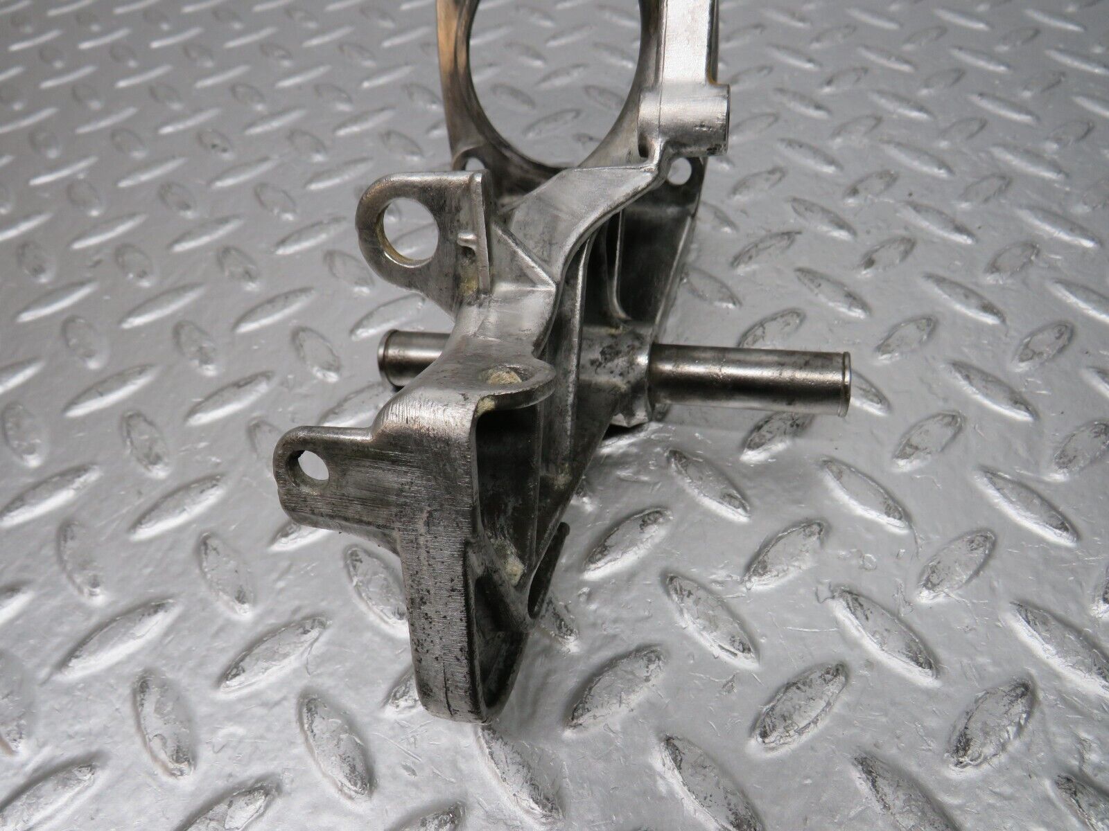 31127 Mercedes-Benz W123 200D Brake Pedal Bracket 1232940501