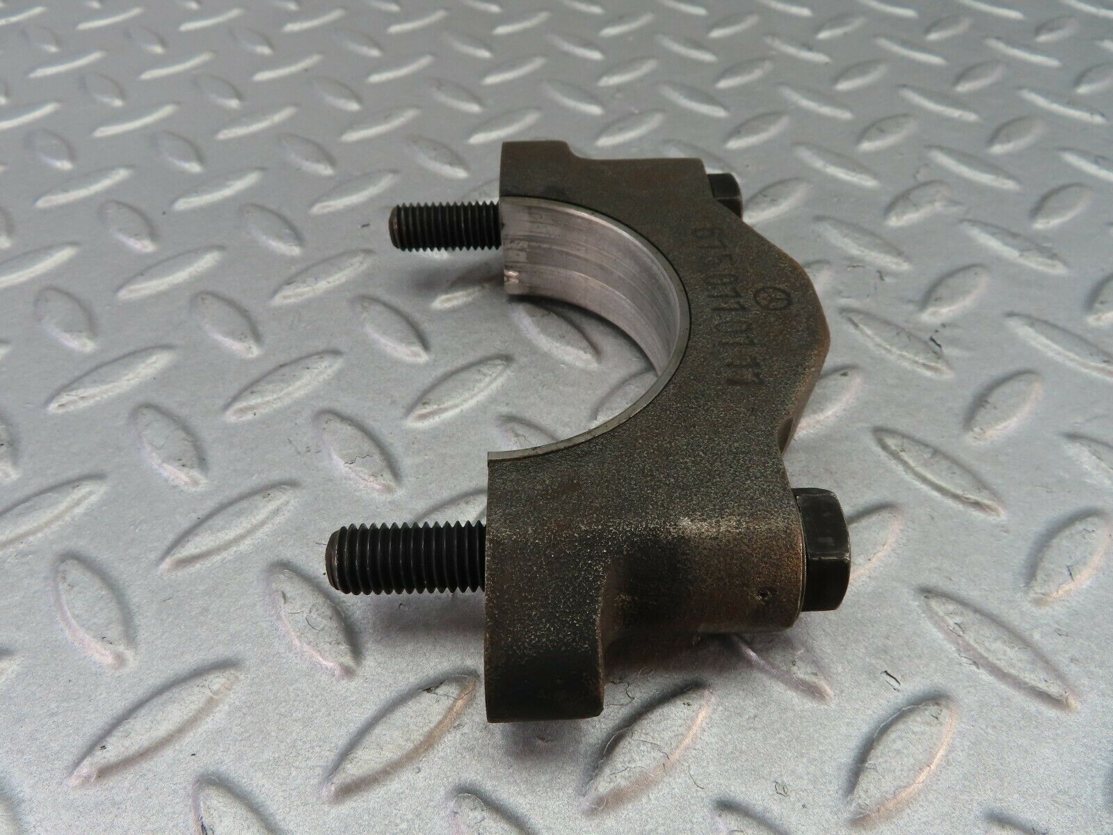 8024 Mercedes-Benz W115 220D Crankshaft Bearing Holder Block 6150110111