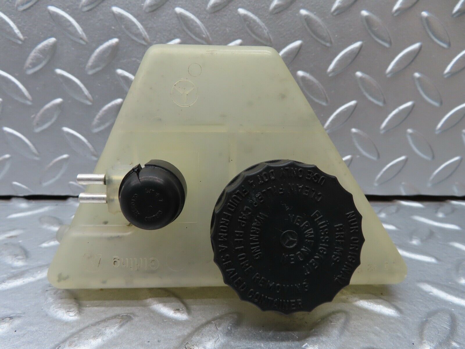 20104 Mercedes-Benz R129 300SL Coupe Brake Fluid Reservoir Tank