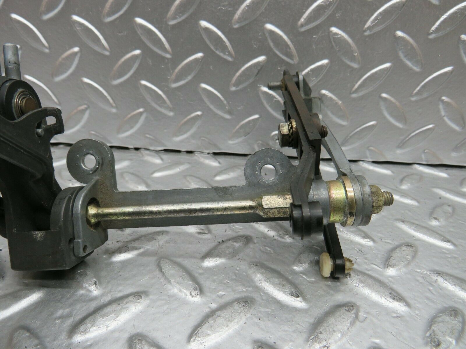 22711 Mercedes-Benz C107 450SLC Coupe Heater Control