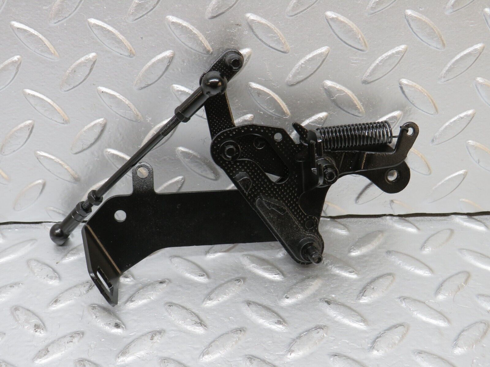 31534 Mercedes-Benz S124 220TE Wagon Throttle Linkage