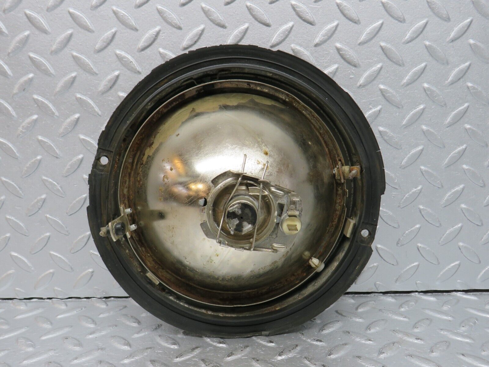 40507 Mercedes-Benz W110 230 Front Right Headlight Hella