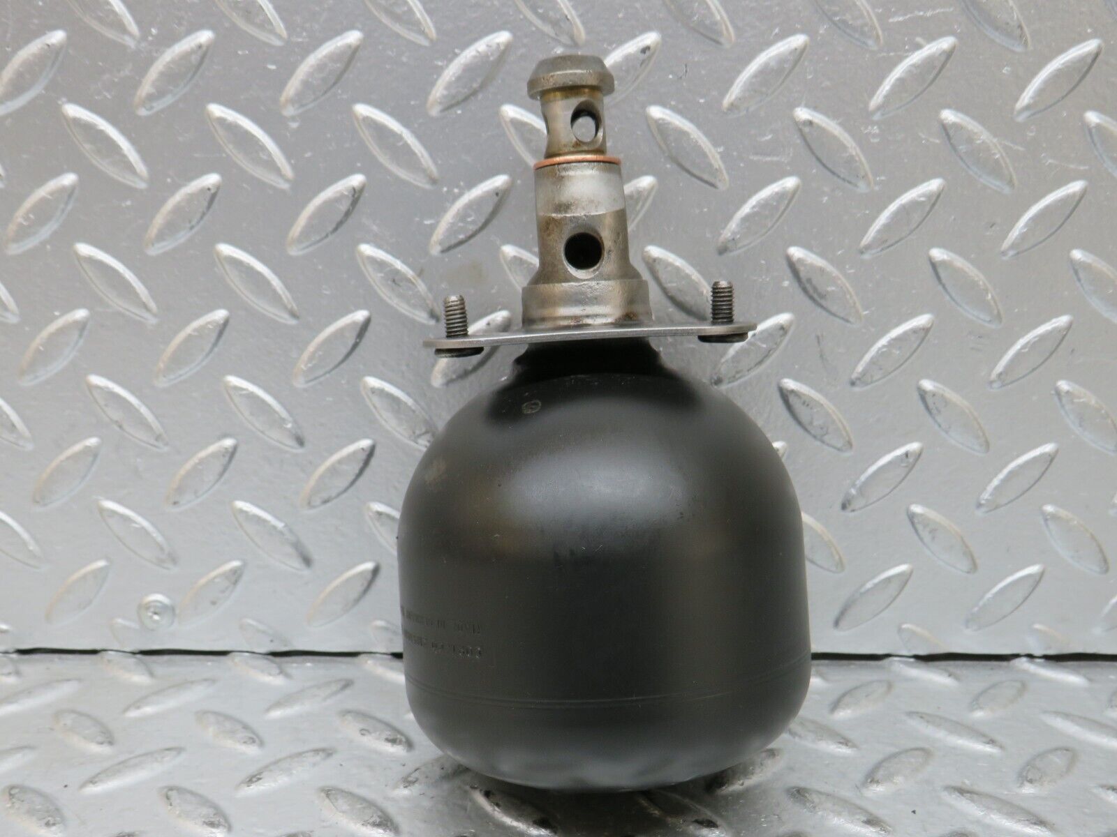 27646 Mercedes-Benz S124 300TE Wagon Rear Suspension Sphere 216530060