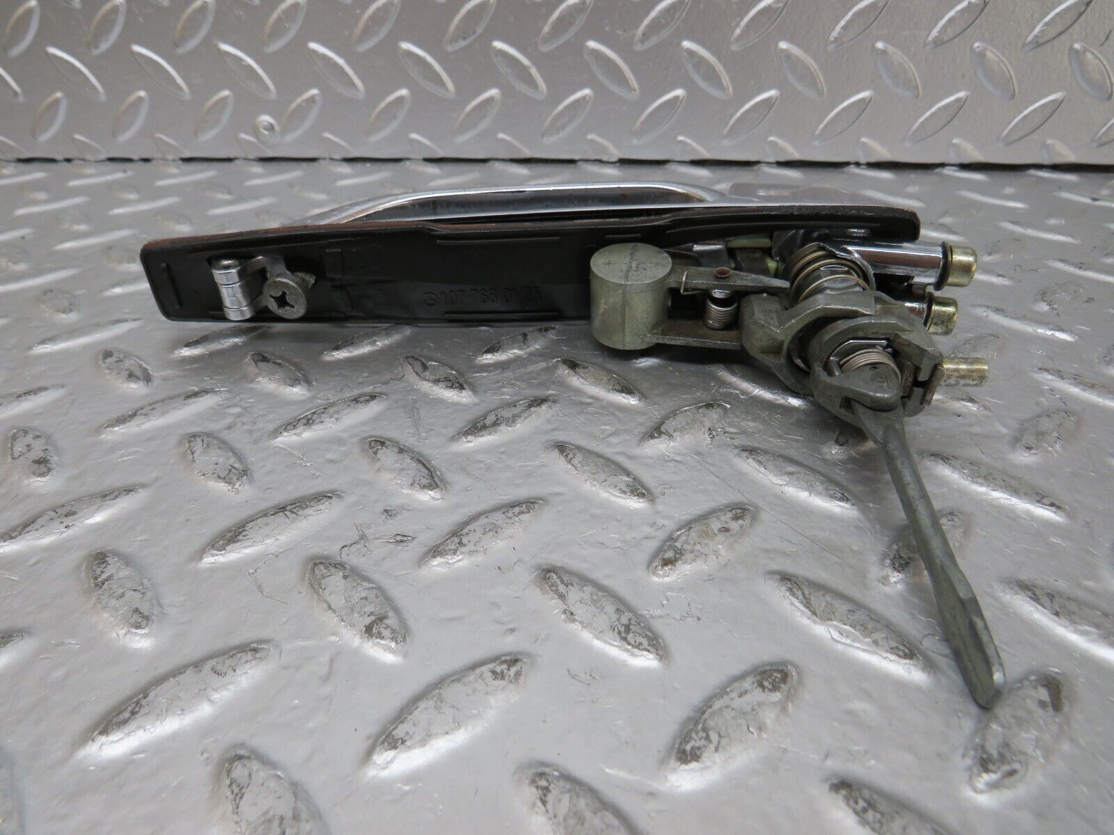 26081 Mercedes-Benz W116 450SE Chrome Door Handle Fr. Right No Key 1167600159