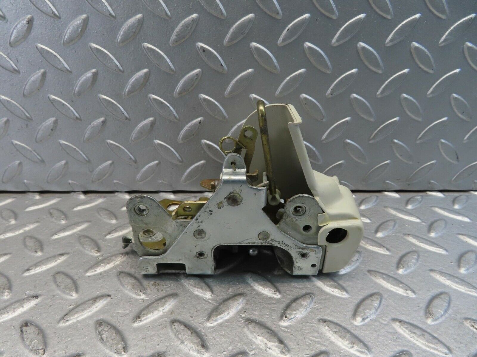 11355 Mercedes-Benz C123 230CE Coupe Right Door Lock Mechanism 1267230208