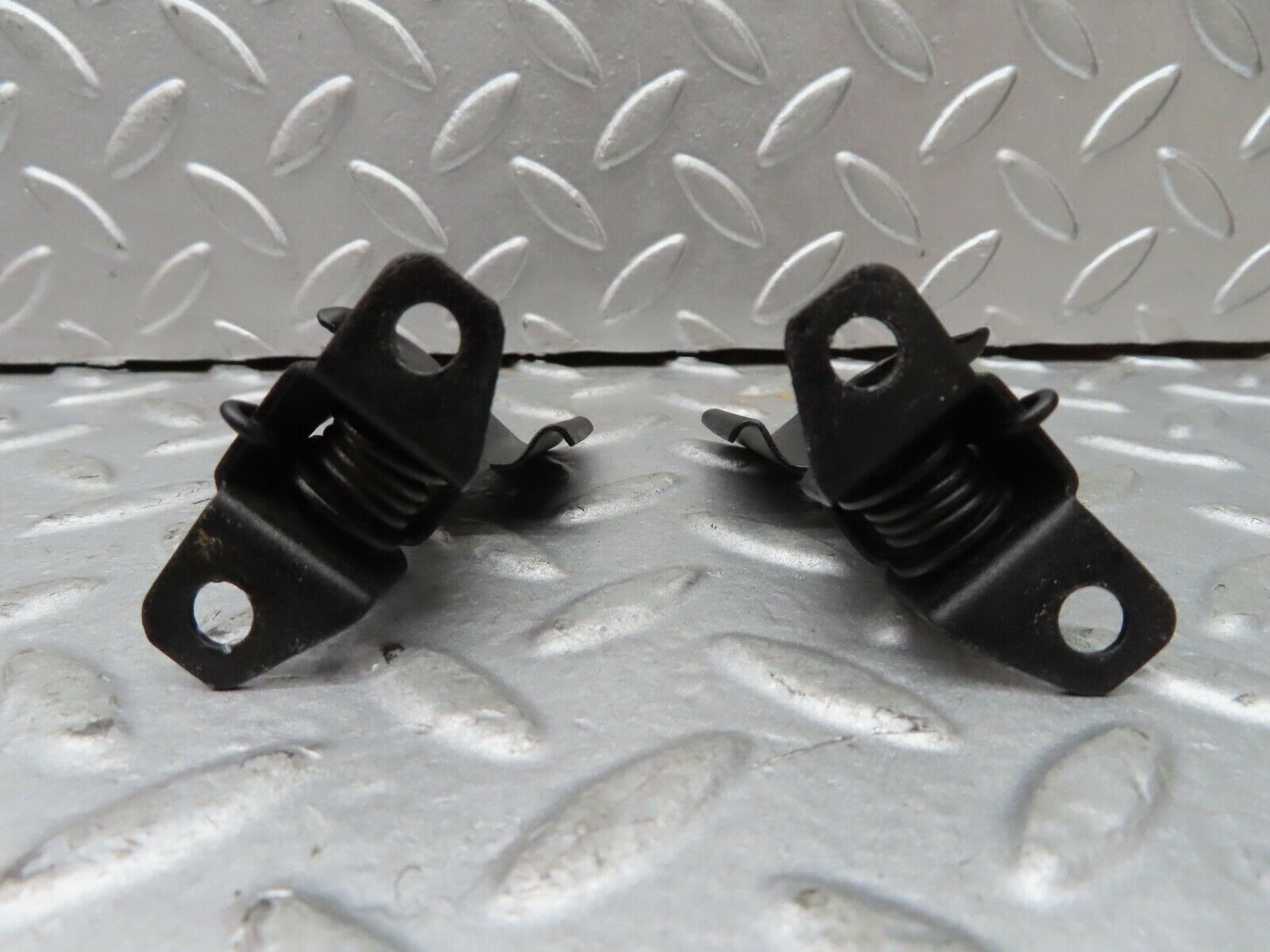 17831 Mercedes-Benz W116 450SEL Bonnet Safety Latch