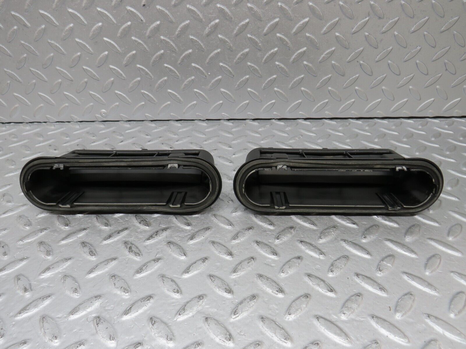 36465 Mercedes-Benz W201 190E 2.0L Trunk Breather Ventilation Valve 2x 2018300242