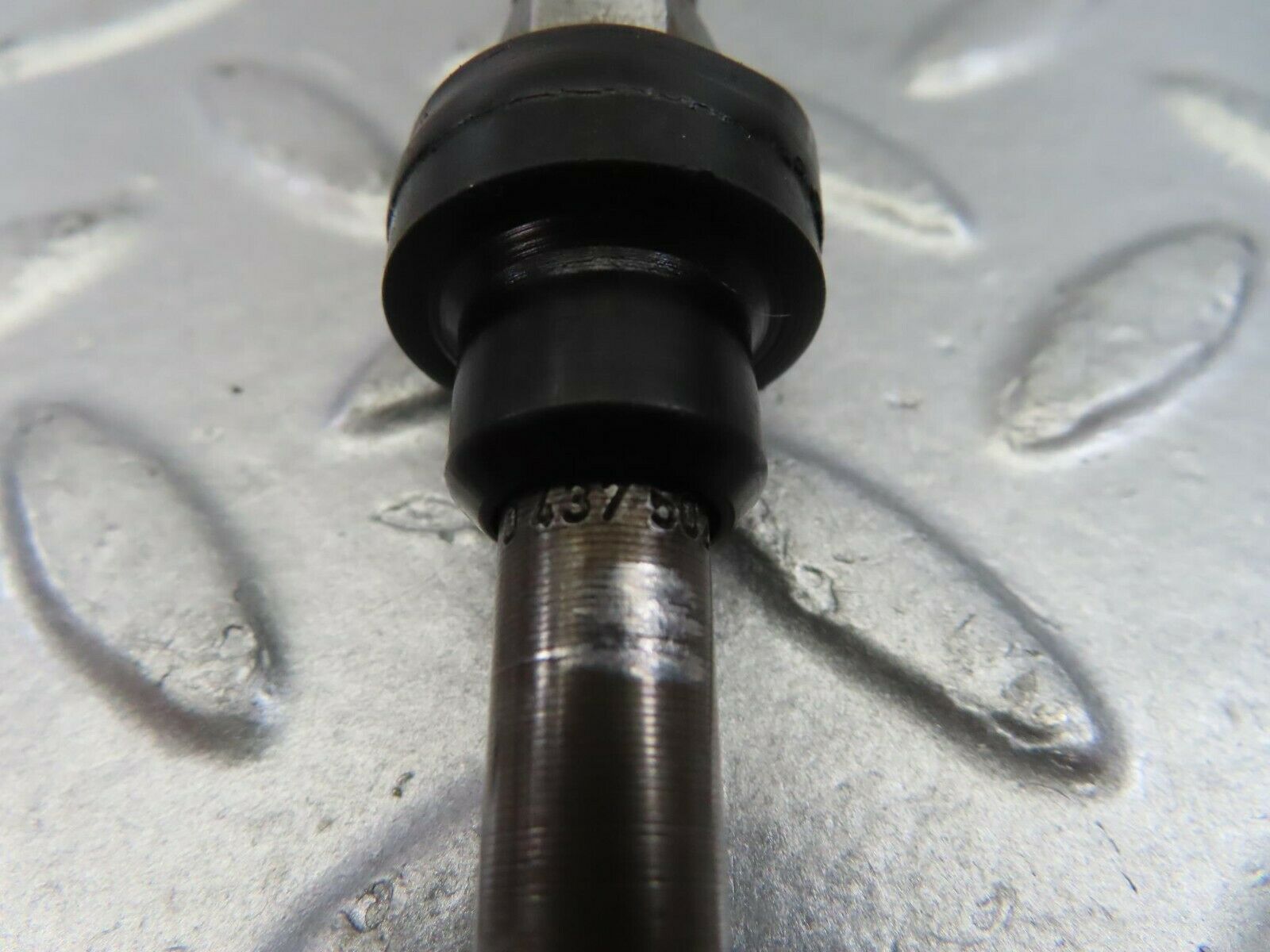 10792 Mercedes-Benz W123 230E Fuel Injector Bosch 0437502010