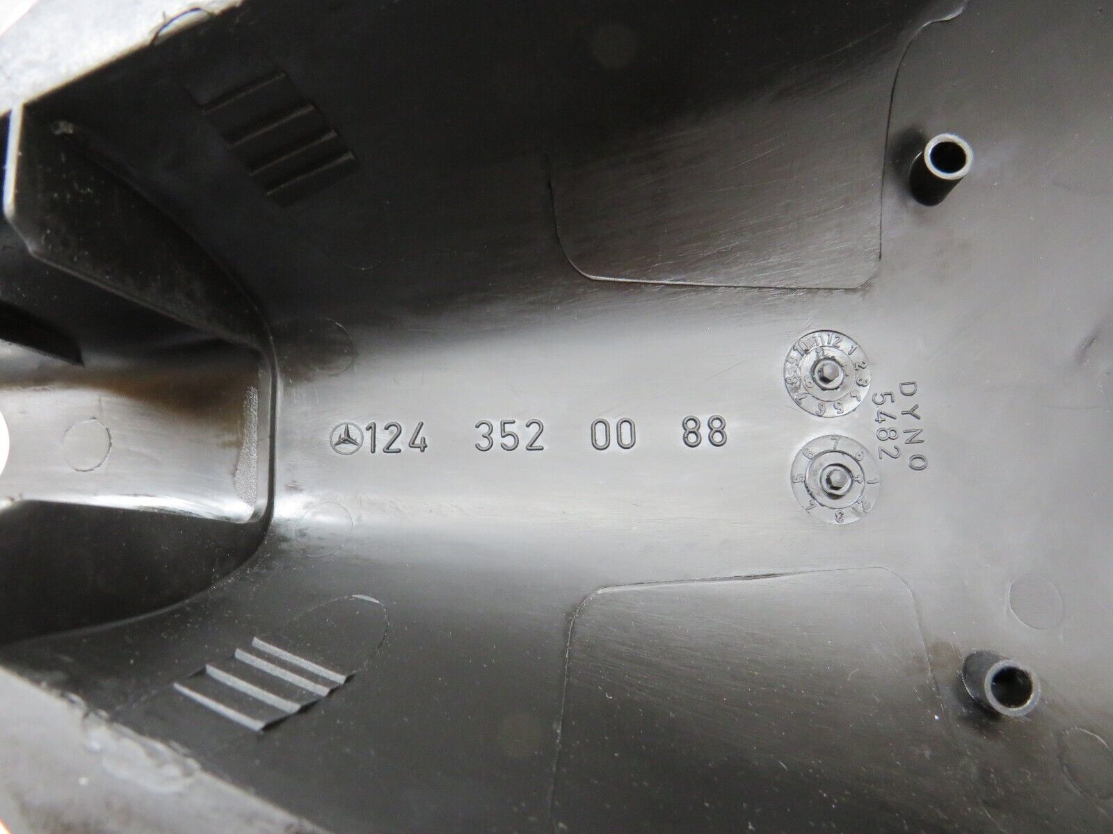 33574 Mercedes-Benz W201 190E 2.0L Rear Control Arm Cover Pair 1243520088