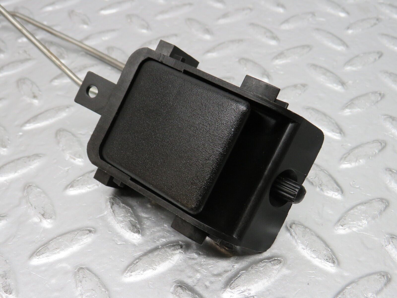 31401 Mercedes-Benz S124 220TE Tailgate Interior Release Handle 1247660564