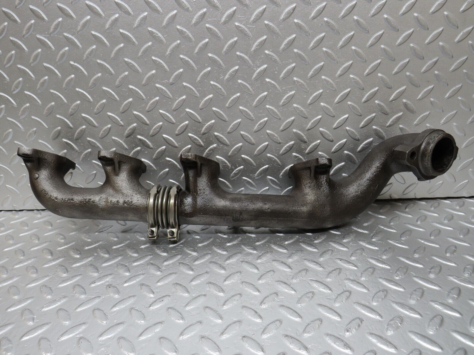 34636 Mercedes-Benz C126 380SEC Exhaust Manifold Right 1161420602 1161420702