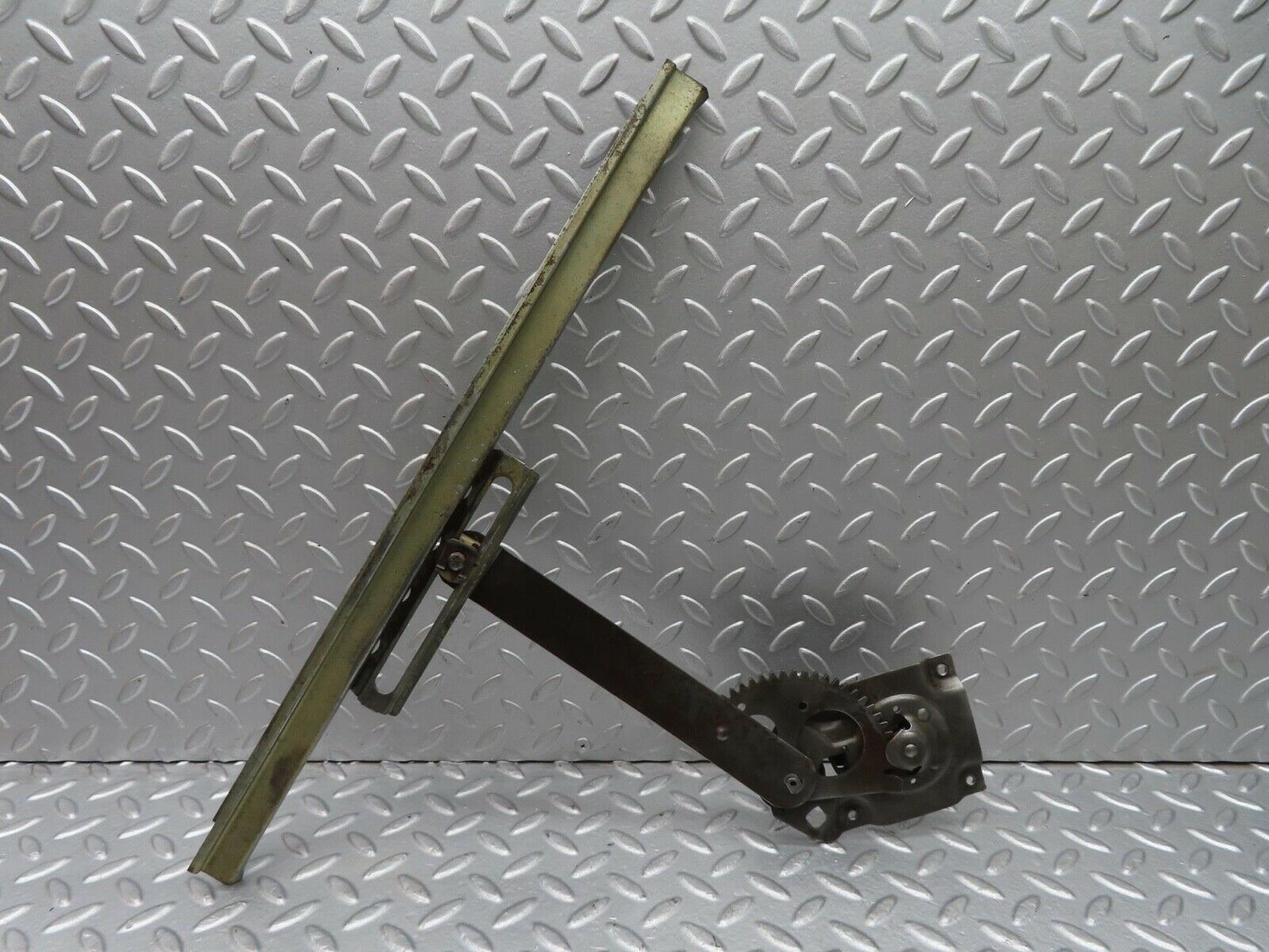 13035 Mercedes-Benz W111 220S Rear Right Manual Window Regulator