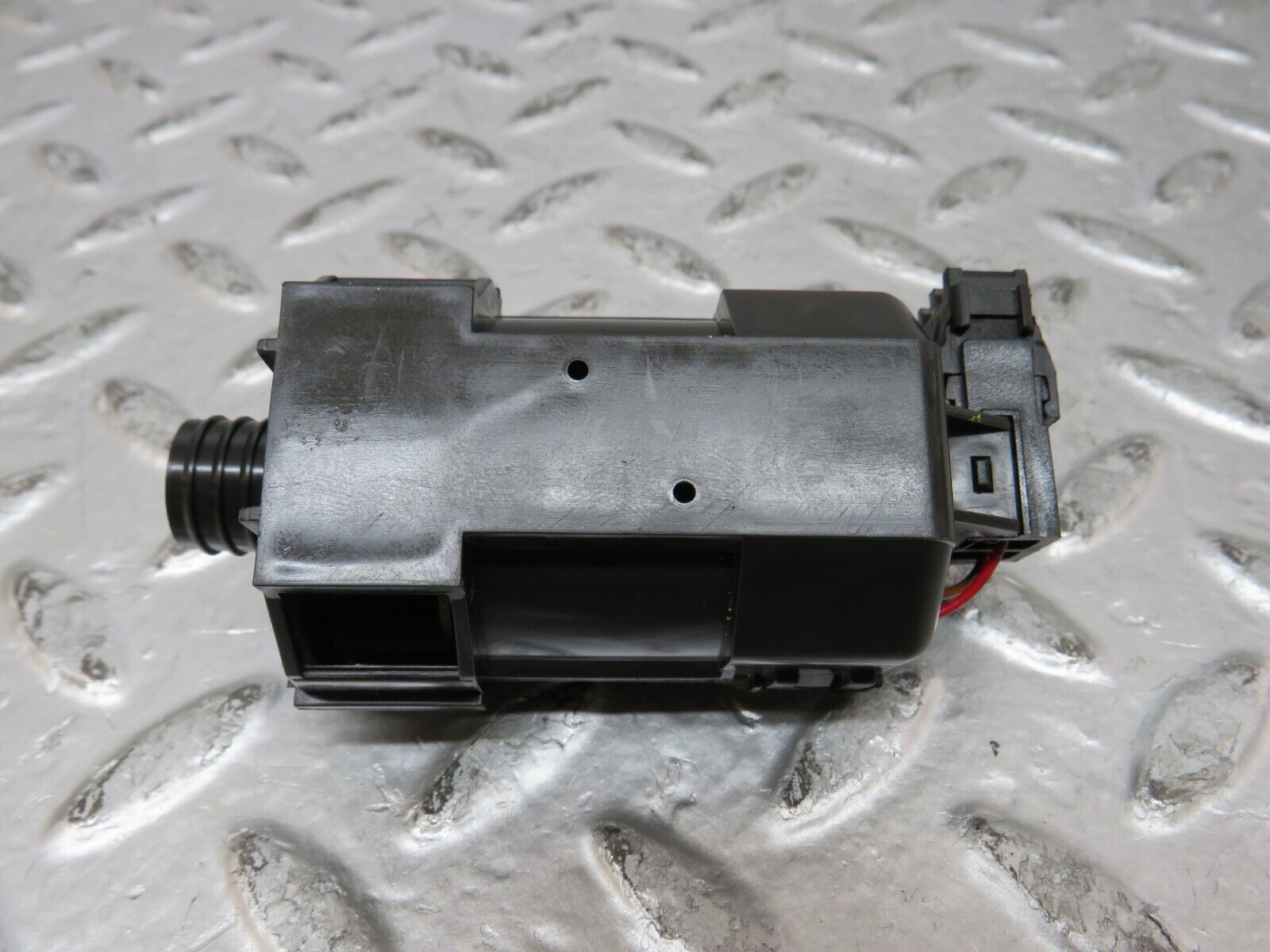 26564 Mercedes-Benz C124 220CE Coupe Temperature Sensor 0008301908 0130002802