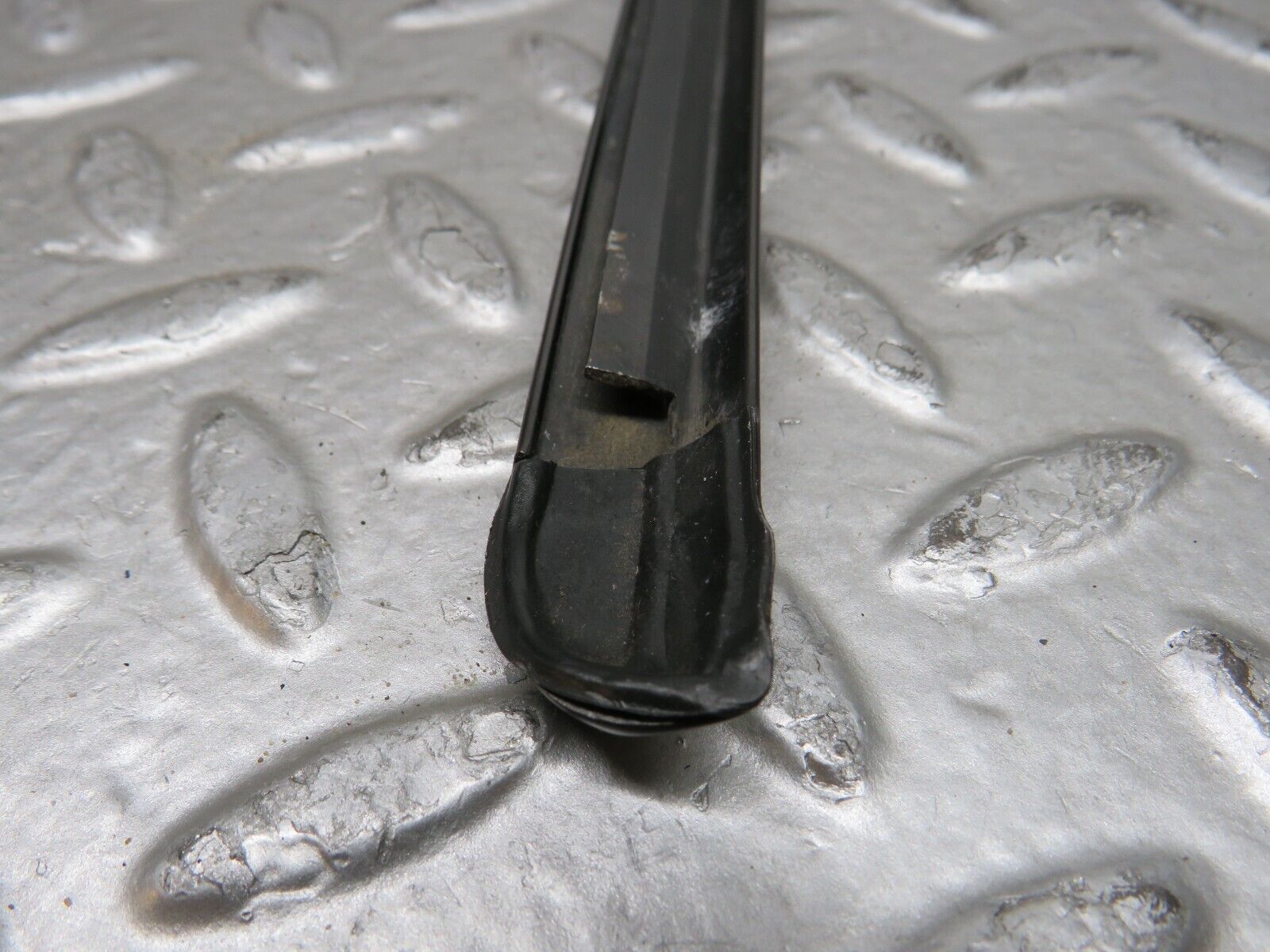 29002 Mercedes-Benz C124 320CE Coupe Rear Right Window Exterior Chrome Trim