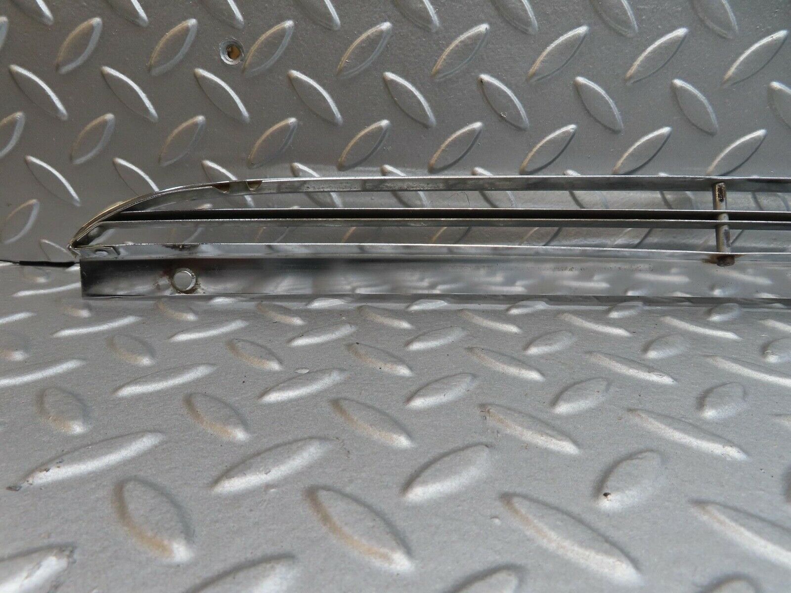 12654 Mercedes-Benz W111 220SE Air Intake Chrome Grill