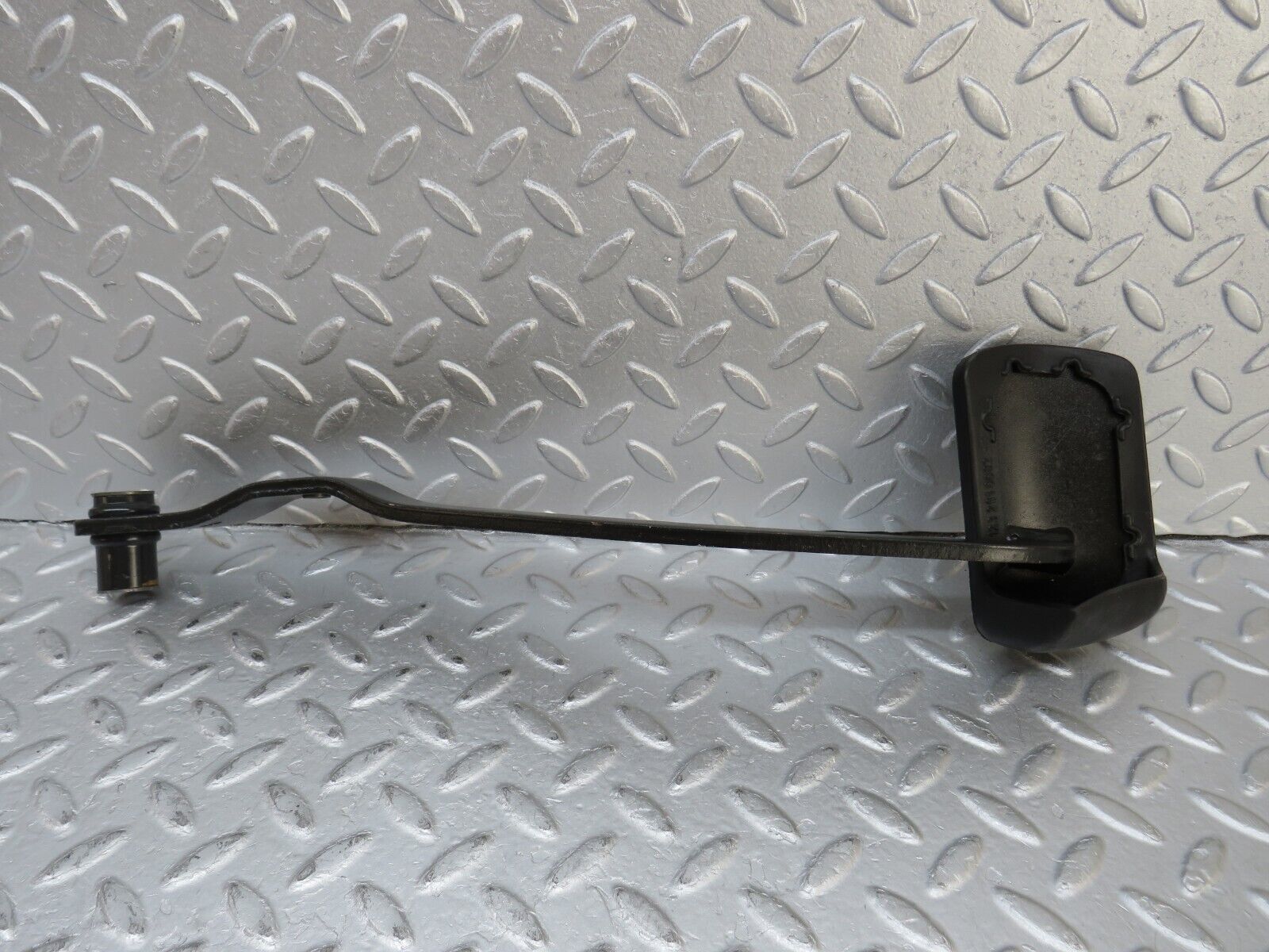 36162 Mercedes-Benz W126 420SE Brake Pedal With Rubber 1232910082