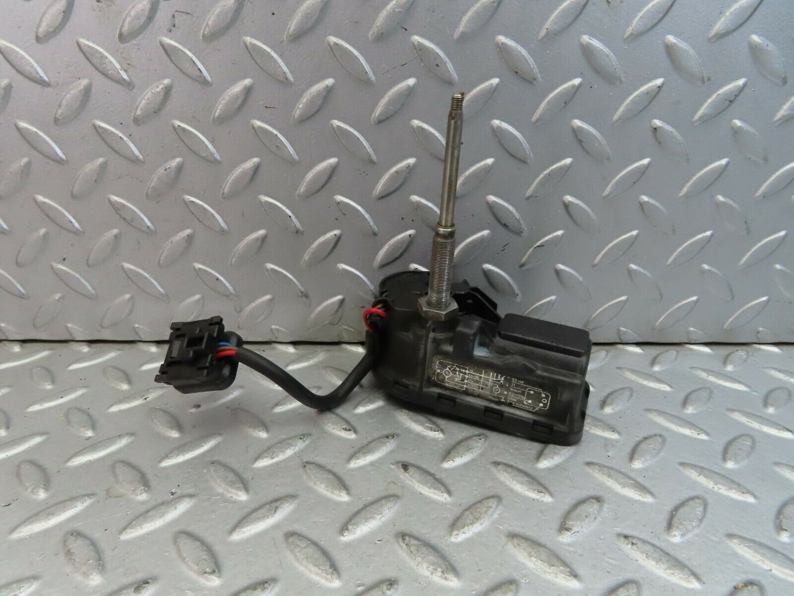 9605 Mercedes-Benz C123 280CE Coupe Headlight Wiper Motor Right 1238201342