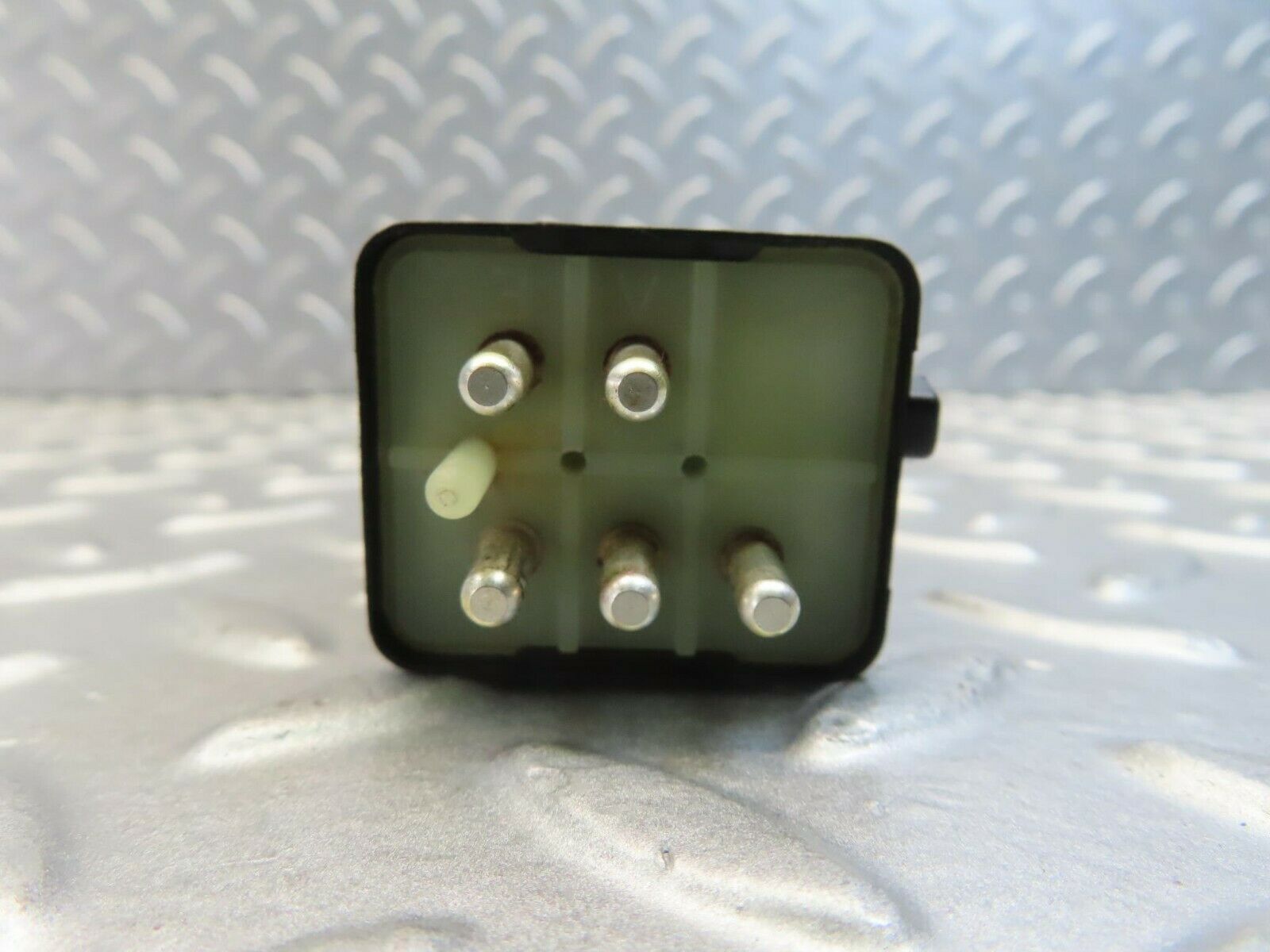 11484 Mercedes-Benz C123 230CE Coupe Rear Heated Window Relay 1078200010